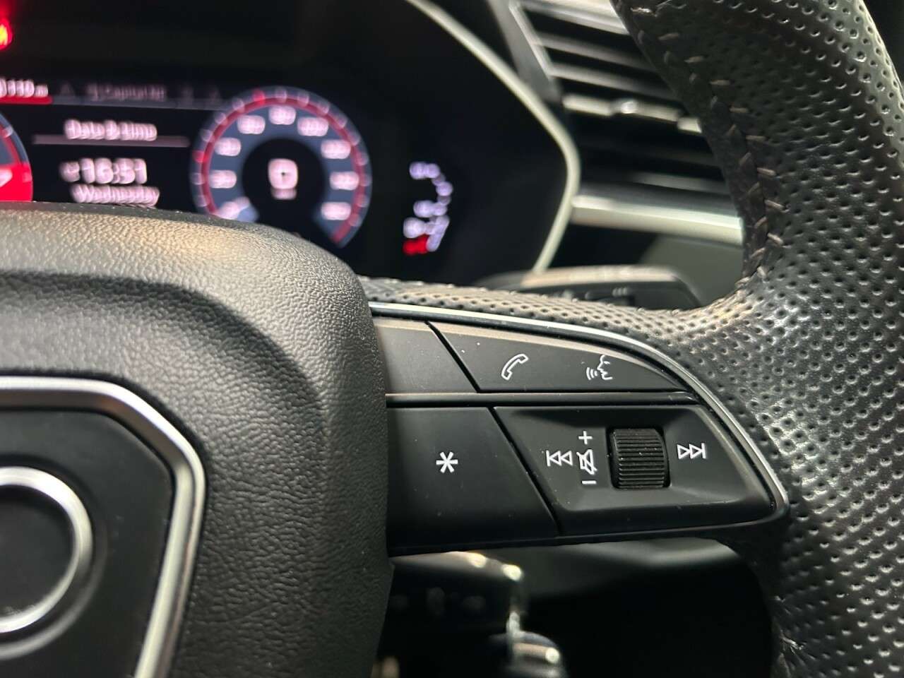 2020 AUDI Q3 2020 AUDI Q3