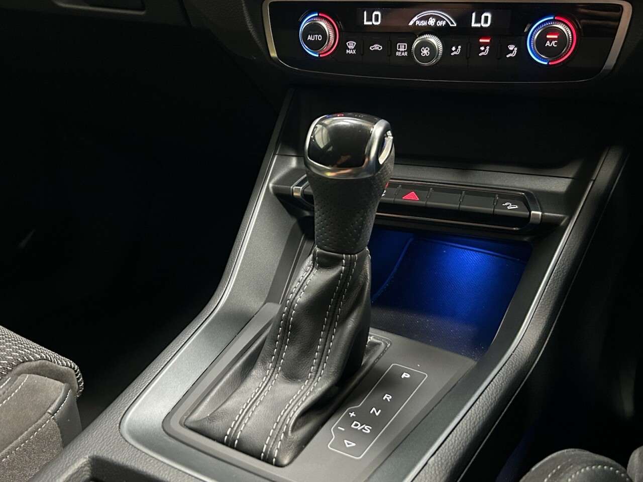 2020 AUDI Q3 2020 AUDI Q3