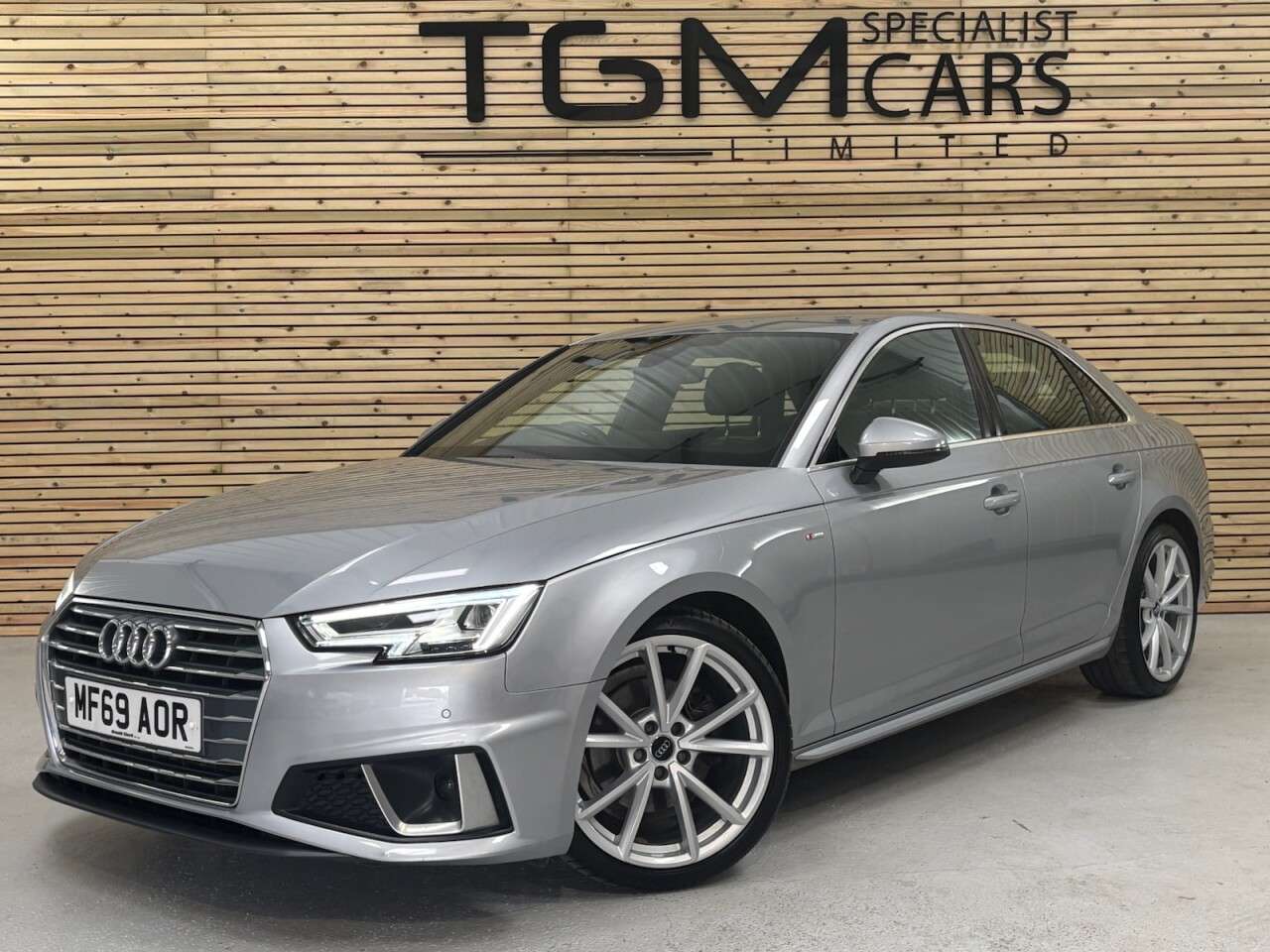 A 2019 AUDI A4 2.0 TFSI 35 S line Saloon 4dr Petrol Manual Euro 6 (s/s) (150 ps) 2 KEYS A 2019 AUDI A4 2.0 TFSI 35 S line Saloon 4dr Petrol Manual Euro 6 (s/s) (150 ps) 2 KEYS
