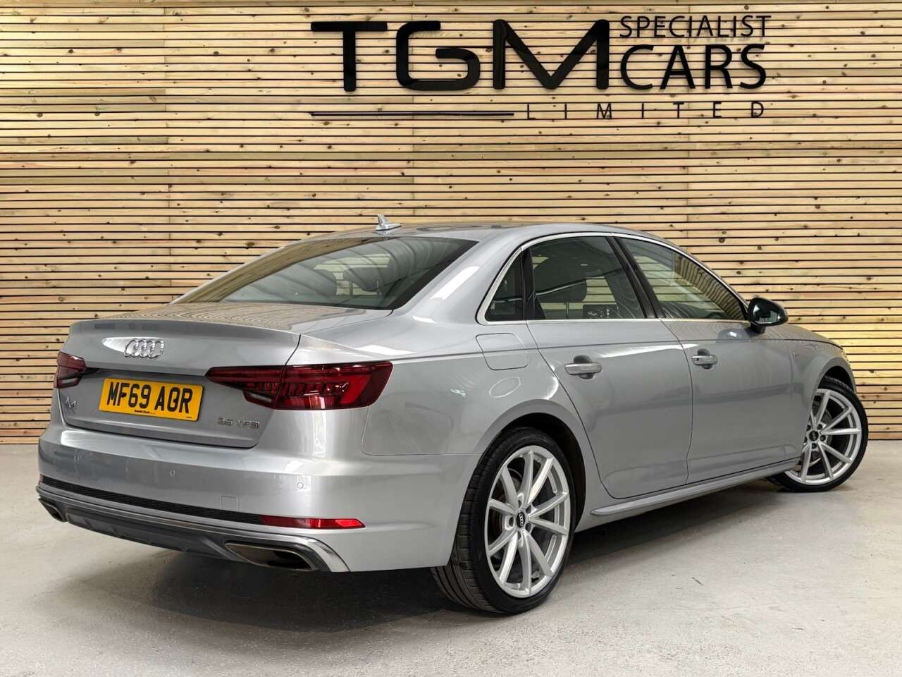 A 2019 AUDI A4 2.0 TFSI 35 S line Saloon 4dr Petrol Manual Euro 6 (s/s) (150 ps) 2 KEYS A 2019 AUDI A4 2.0 TFSI 35 S line Saloon 4dr Petrol Manual Euro 6 (s/s) (150 ps) 2 KEYS