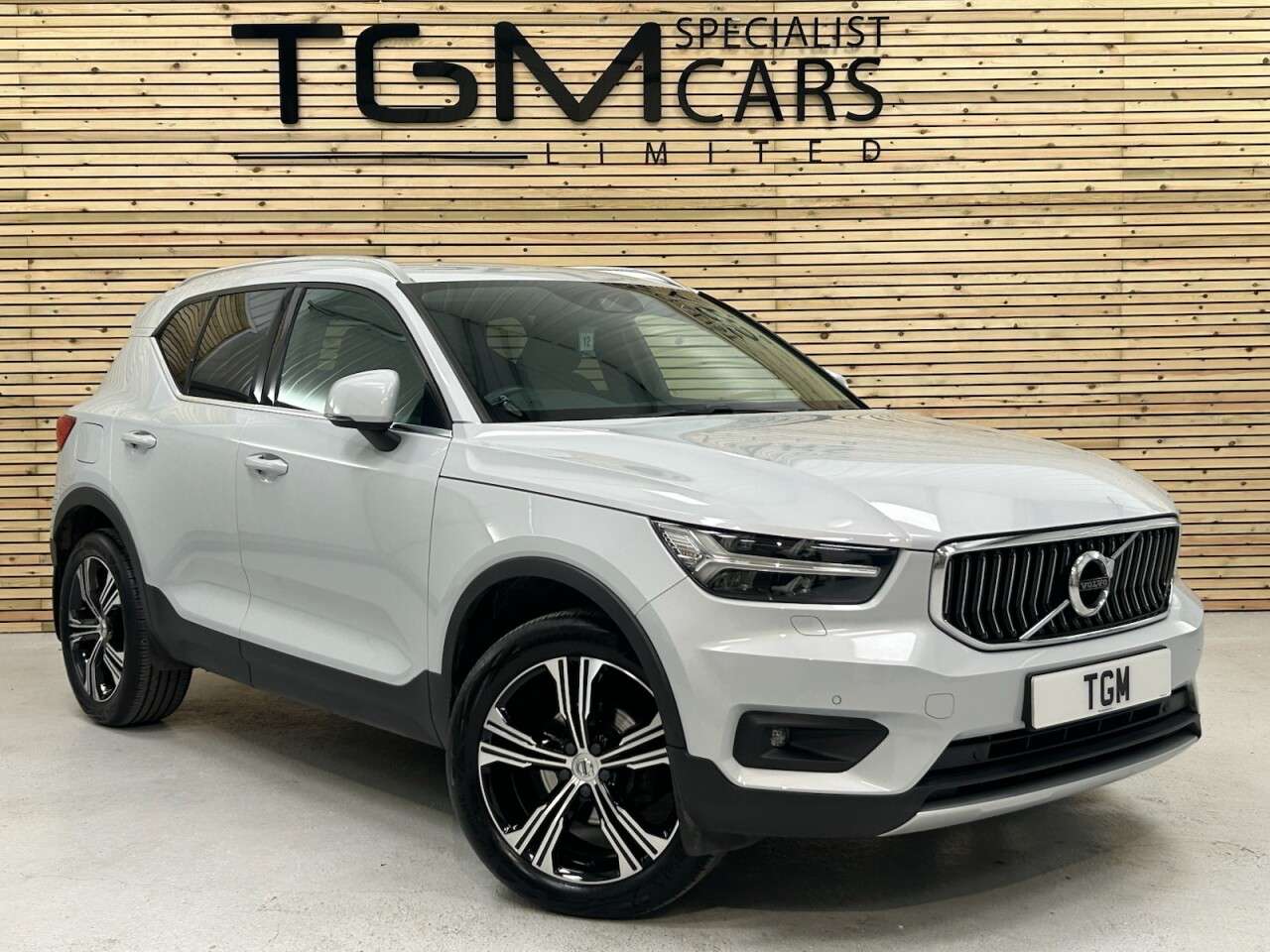 A 2019 VOLVO XC40 1.5 T3 Inscription Pro SUV 5dr Petrol Auto Euro 6 (s/s) (163 ps) A 2019 VOLVO XC40 1.5 T3 Inscription Pro SUV 5dr Petrol Auto Euro 6 (s/s) (163 ps)