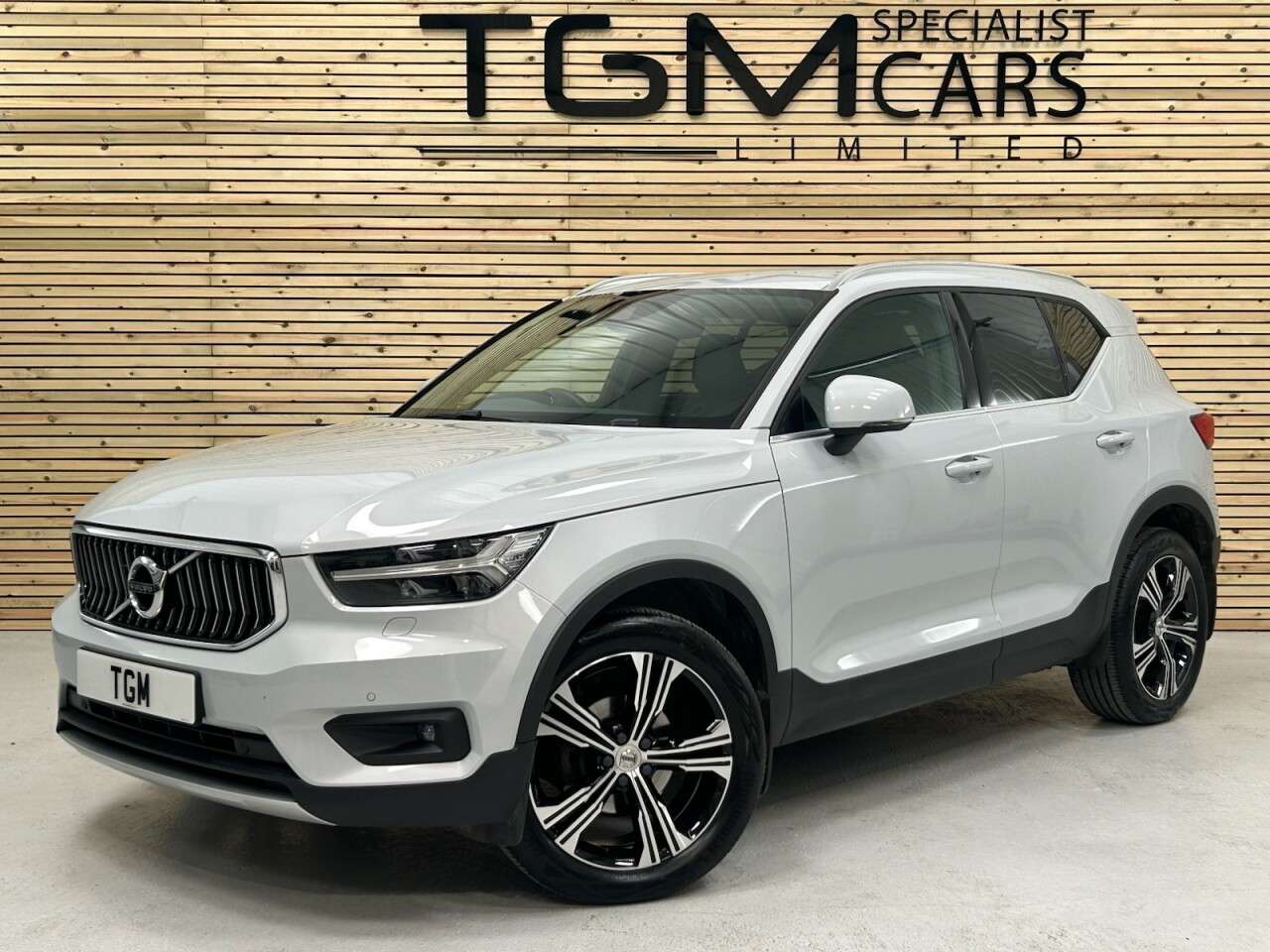 A 2019 VOLVO XC40 1.5 T3 Inscription Pro SUV 5dr Petrol Auto Euro 6 (s/s) (163 ps) A 2019 VOLVO XC40 1.5 T3 Inscription Pro SUV 5dr Petrol Auto Euro 6 (s/s) (163 ps)