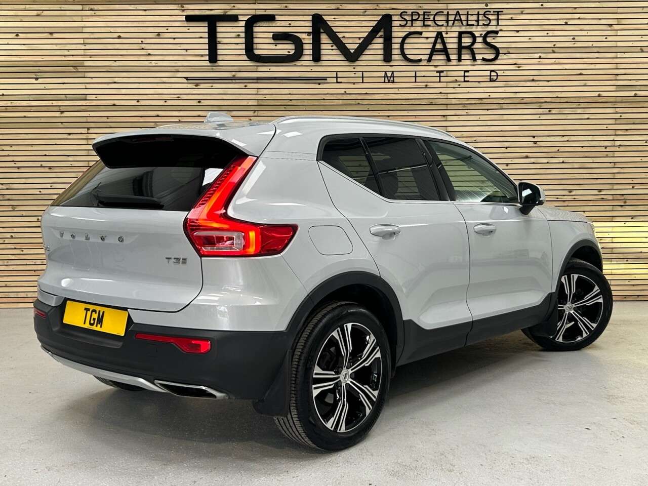 A 2019 VOLVO XC40 1.5 T3 Inscription Pro SUV 5dr Petrol Auto Euro 6 (s/s) (163 ps) A 2019 VOLVO XC40 1.5 T3 Inscription Pro SUV 5dr Petrol Auto Euro 6 (s/s) (163 ps)