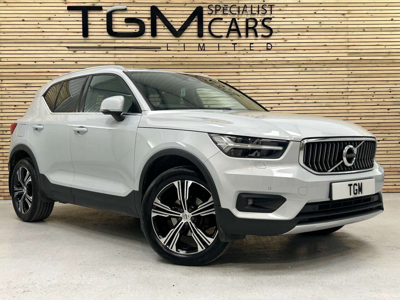 2019 VOLVO XC40 2019 VOLVO XC40