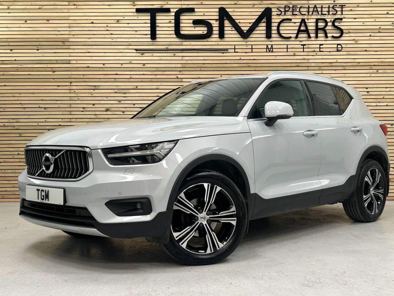 2019 VOLVO XC40 2019 VOLVO XC40