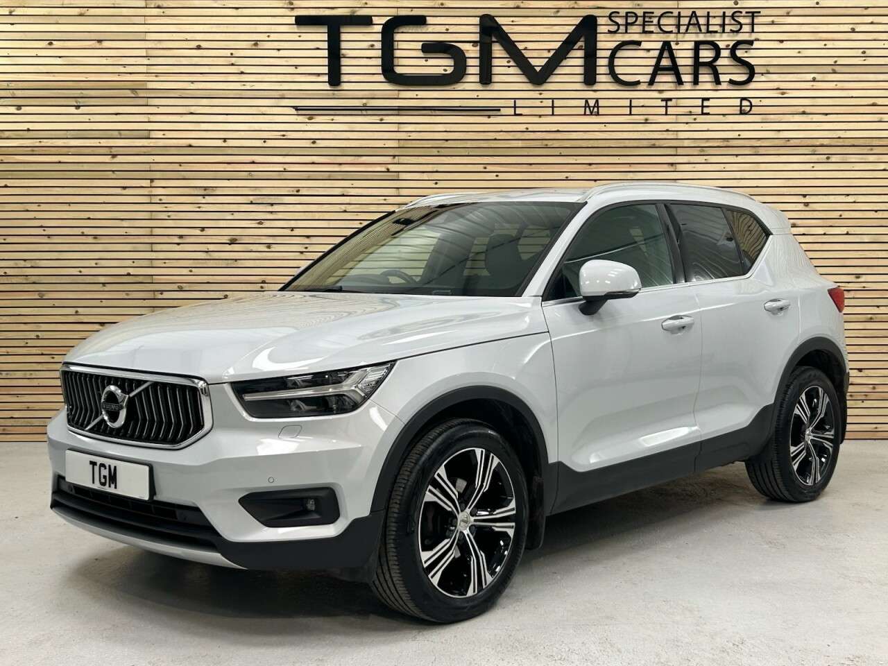 2019 VOLVO XC40 2019 VOLVO XC40