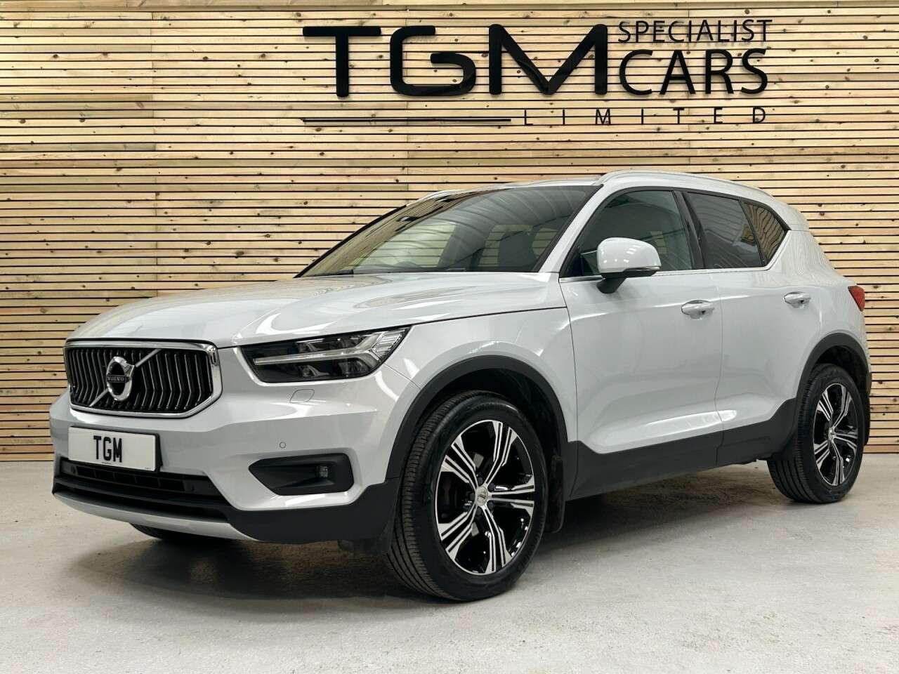 2019 VOLVO XC40 2019 VOLVO XC40