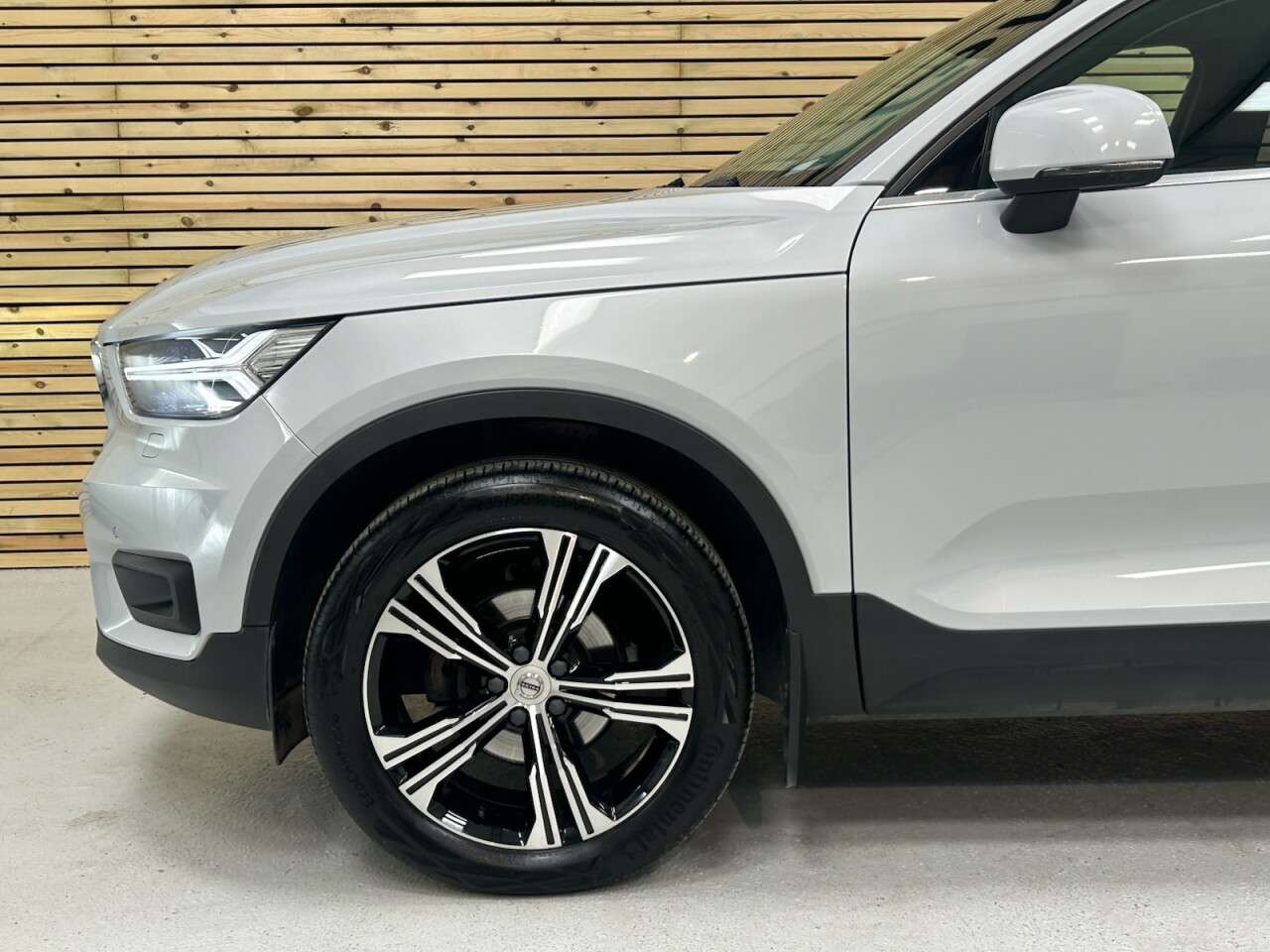 2019 VOLVO XC40 2019 VOLVO XC40
