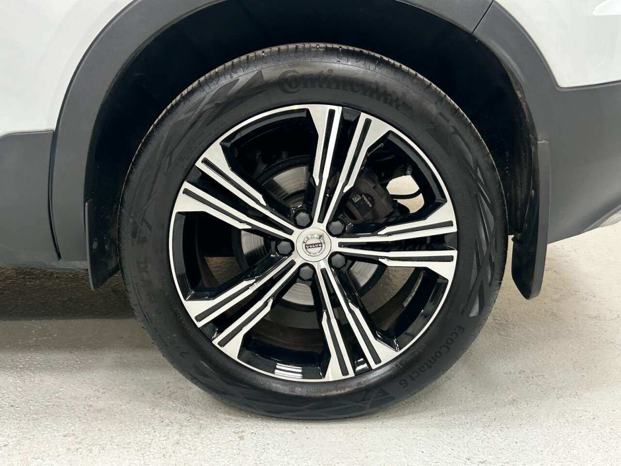 2019 VOLVO XC40 2019 VOLVO XC40