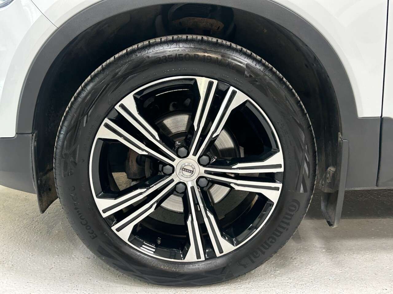 2019 VOLVO XC40 2019 VOLVO XC40
