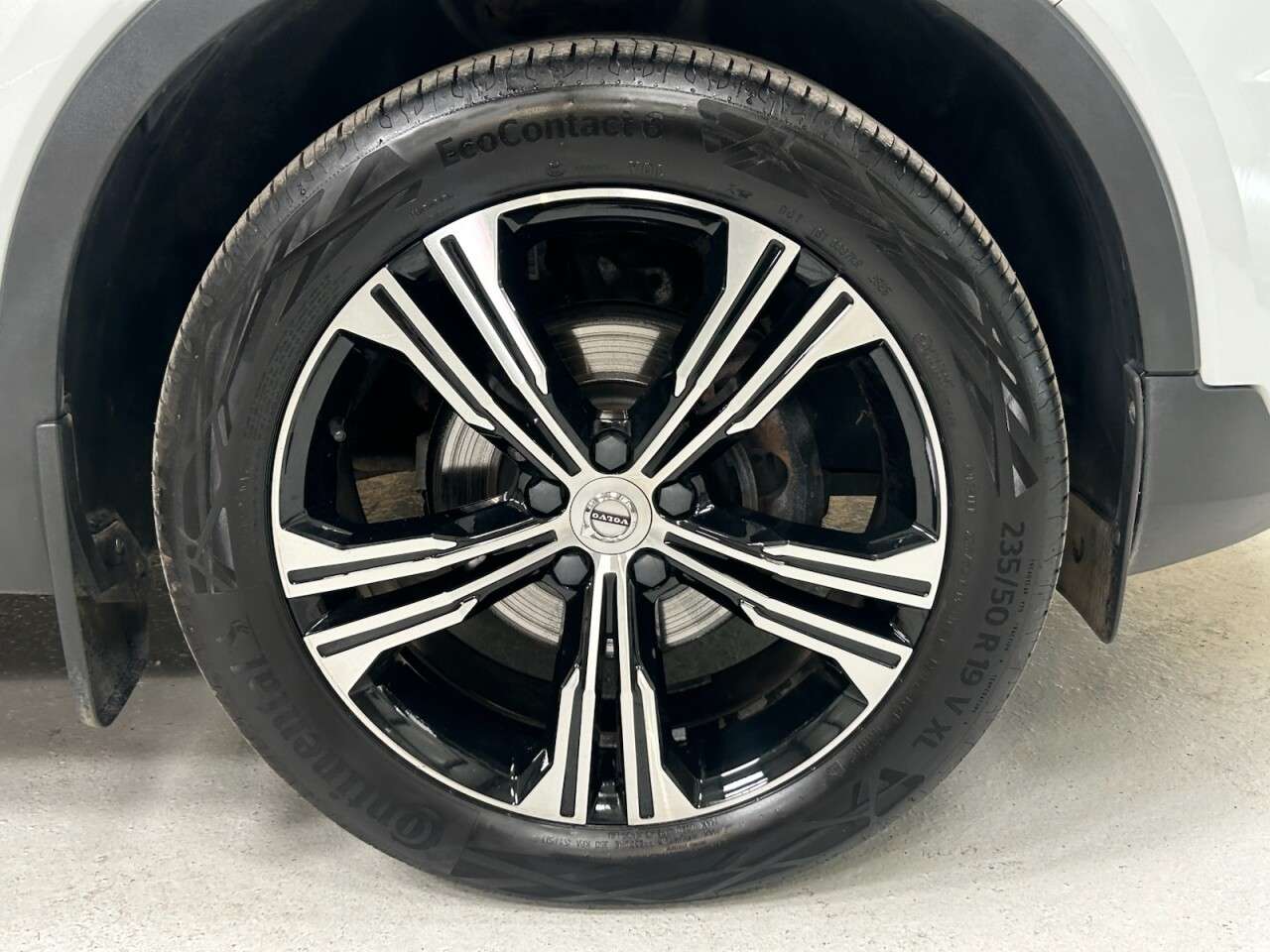2019 VOLVO XC40 2019 VOLVO XC40