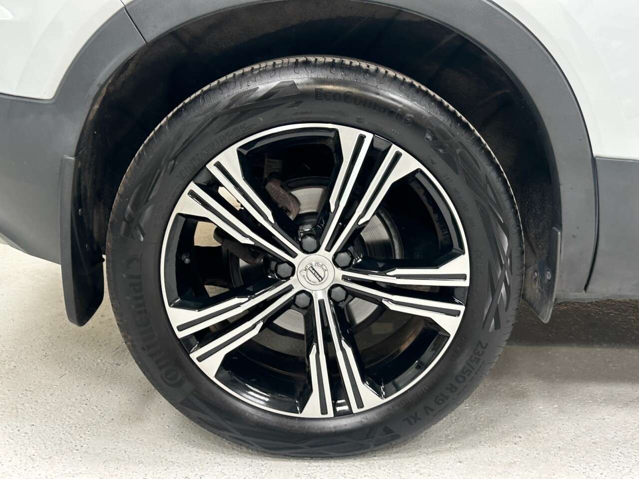 2019 VOLVO XC40 2019 VOLVO XC40
