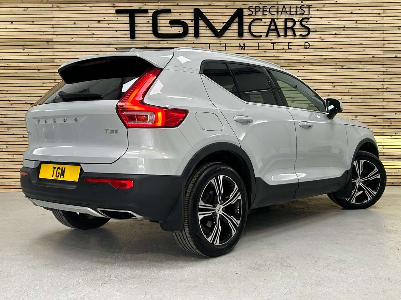 2019 VOLVO XC40 2019 VOLVO XC40