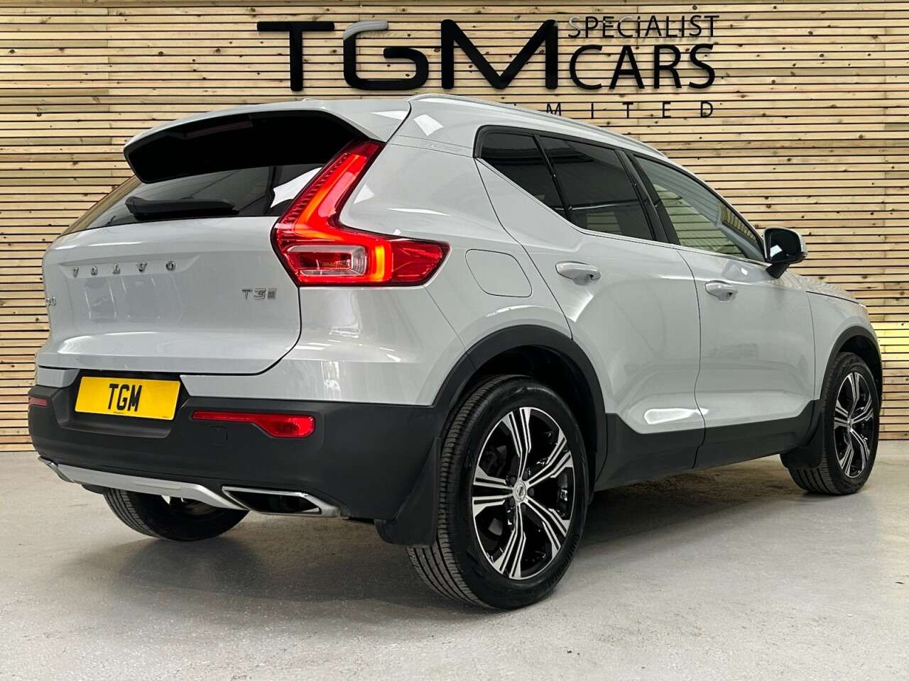 2019 VOLVO XC40 2019 VOLVO XC40