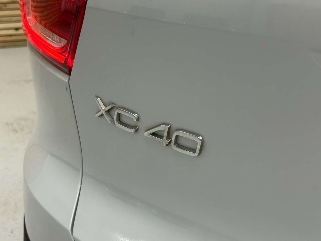 2019 VOLVO XC40 2019 VOLVO XC40