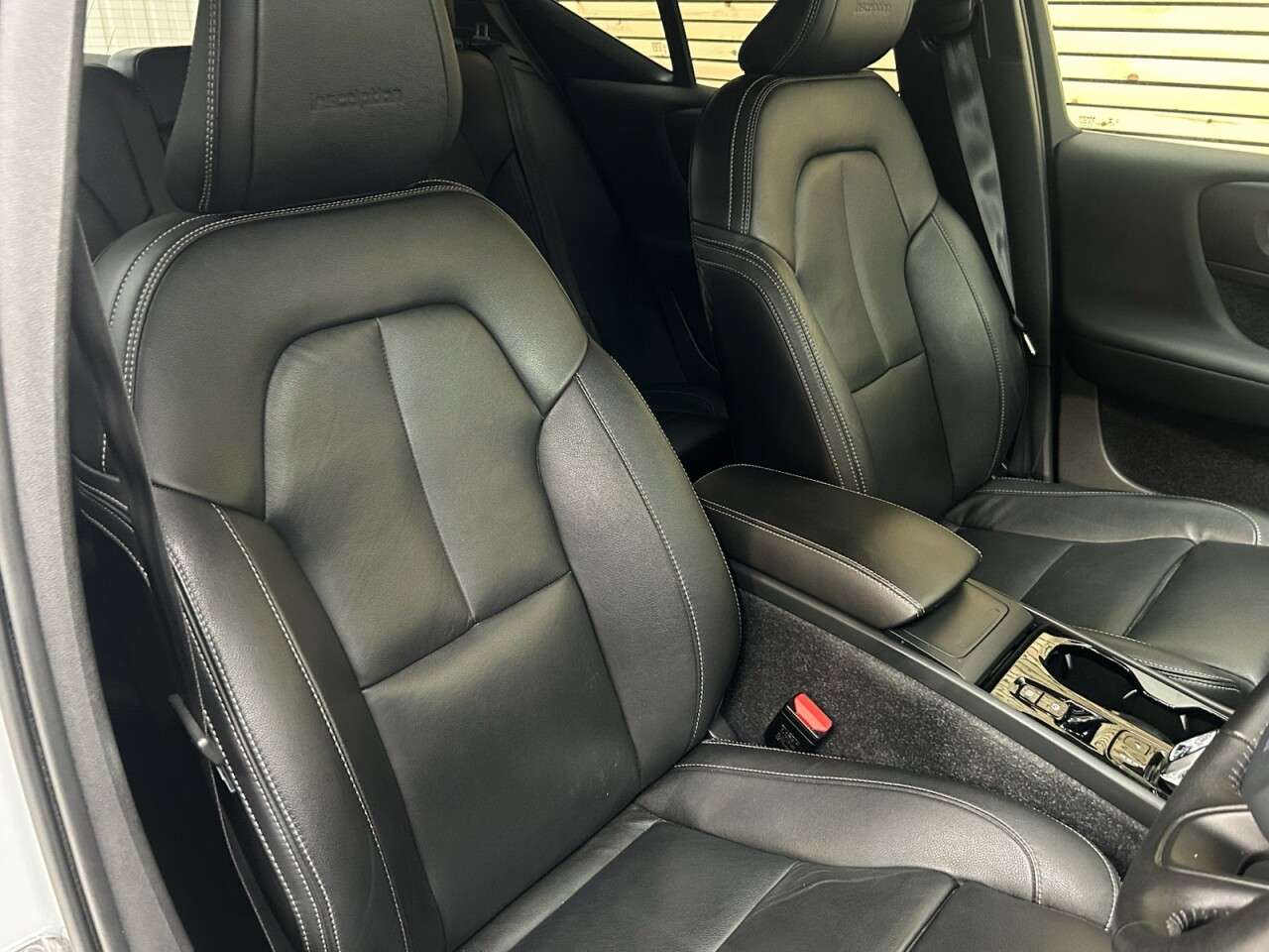 2019 VOLVO XC40 2019 VOLVO XC40