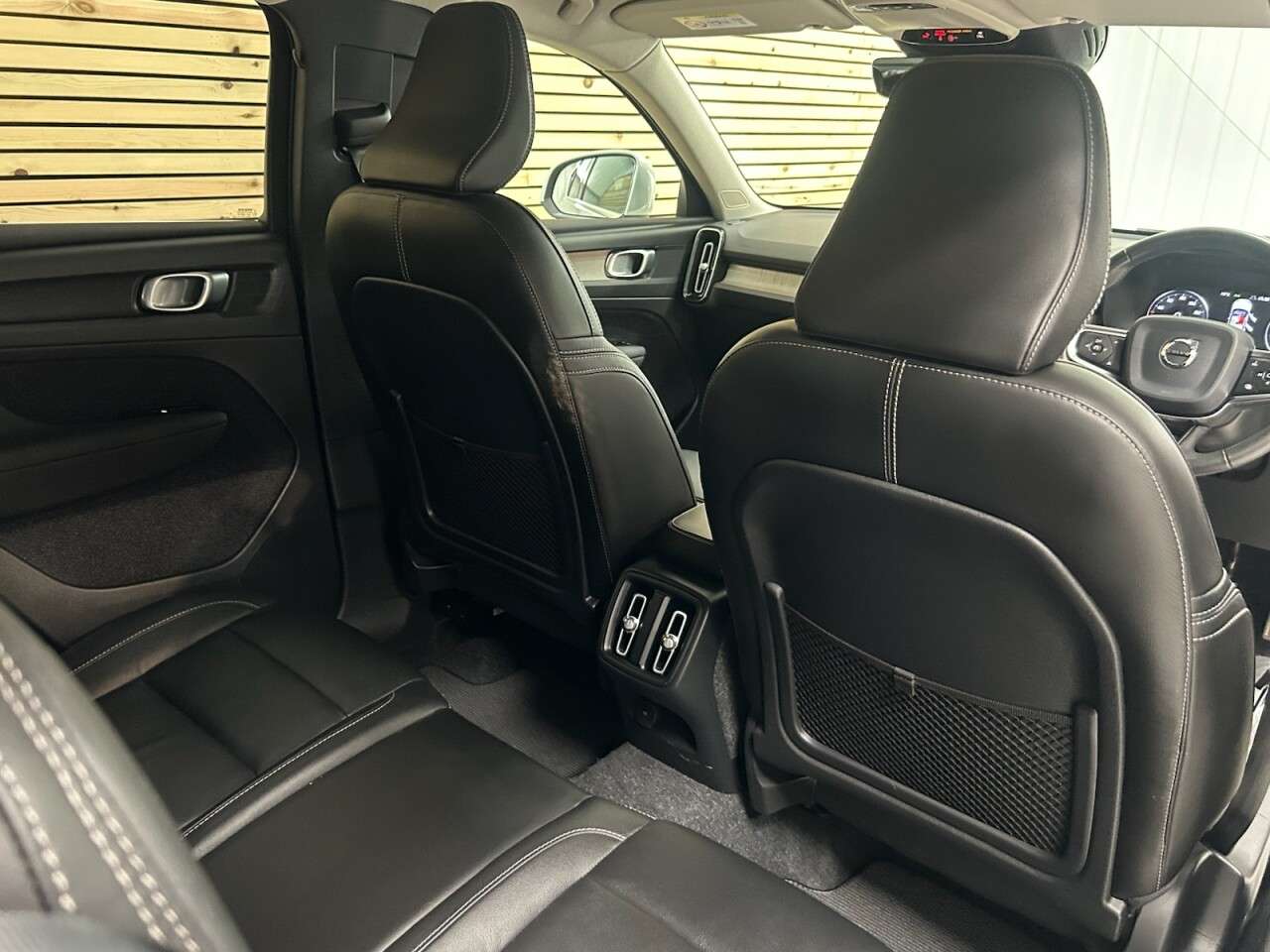 2019 VOLVO XC40 2019 VOLVO XC40