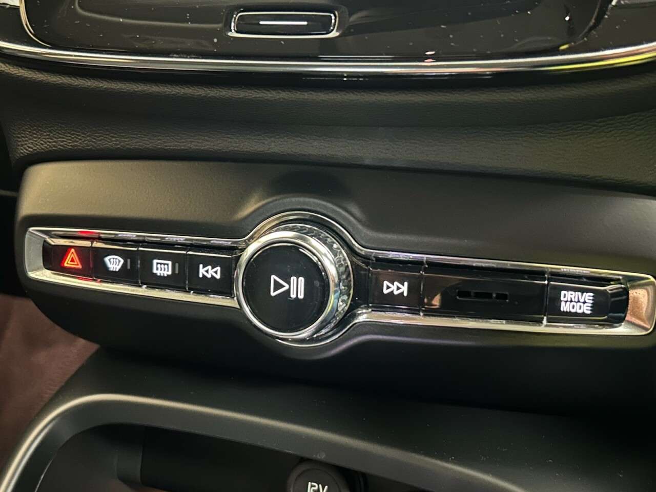 2019 VOLVO XC40 2019 VOLVO XC40