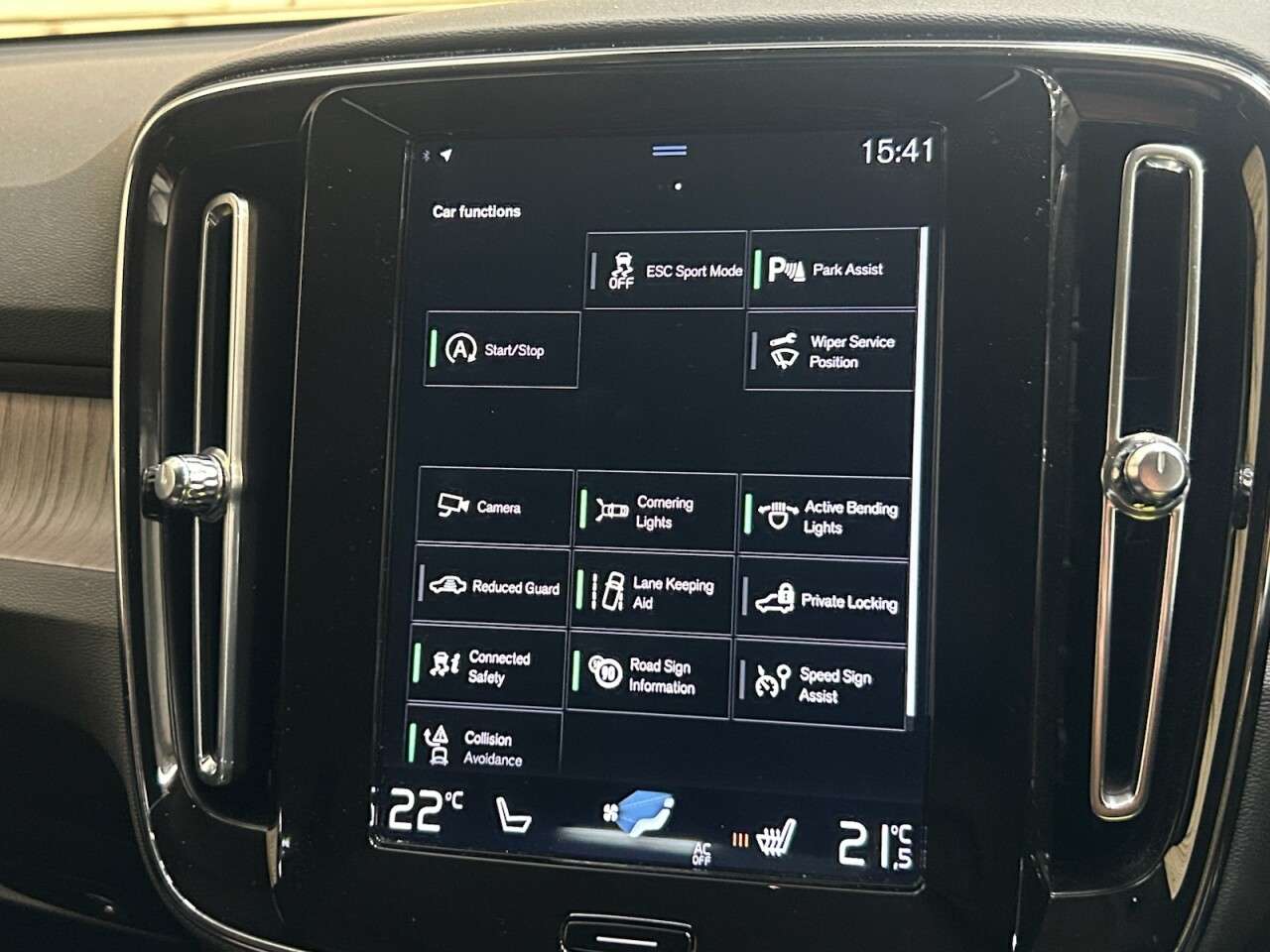 2019 VOLVO XC40 2019 VOLVO XC40
