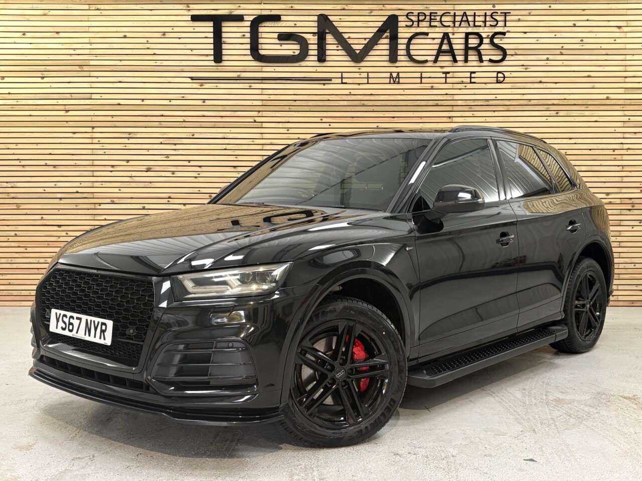 A 2018 AUDI Q5 2.0 TDI S line SUV 5dr Diesel S Tronic quattro Euro 6 (s/s) (190 ps) A 2018 AUDI Q5 2.0 TDI S line SUV 5dr Diesel S Tronic quattro Euro 6 (s/s) (190 ps)