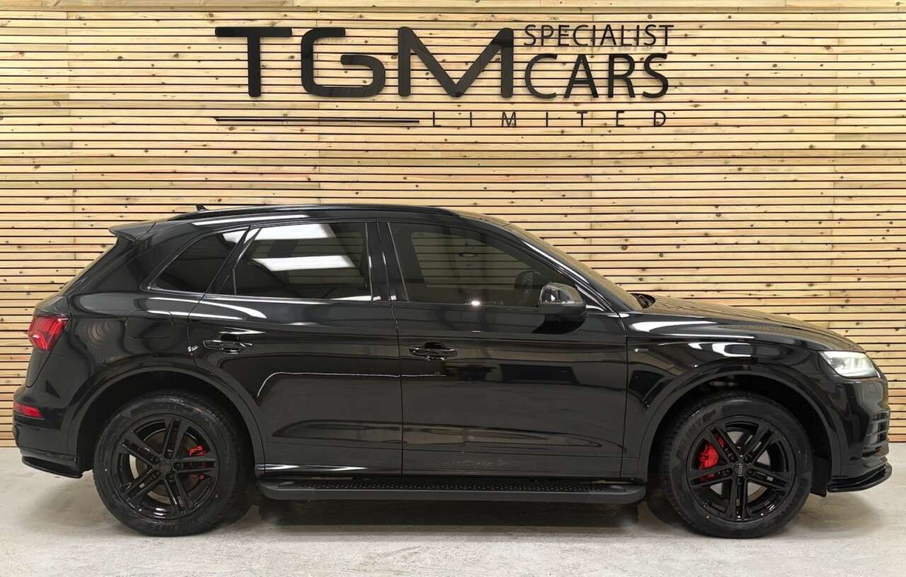 A 2018 AUDI Q5 2.0 TDI S line SUV 5dr Diesel S Tronic quattro Euro 6 (s/s) (190 ps) A 2018 AUDI Q5 2.0 TDI S line SUV 5dr Diesel S Tronic quattro Euro 6 (s/s) (190 ps)