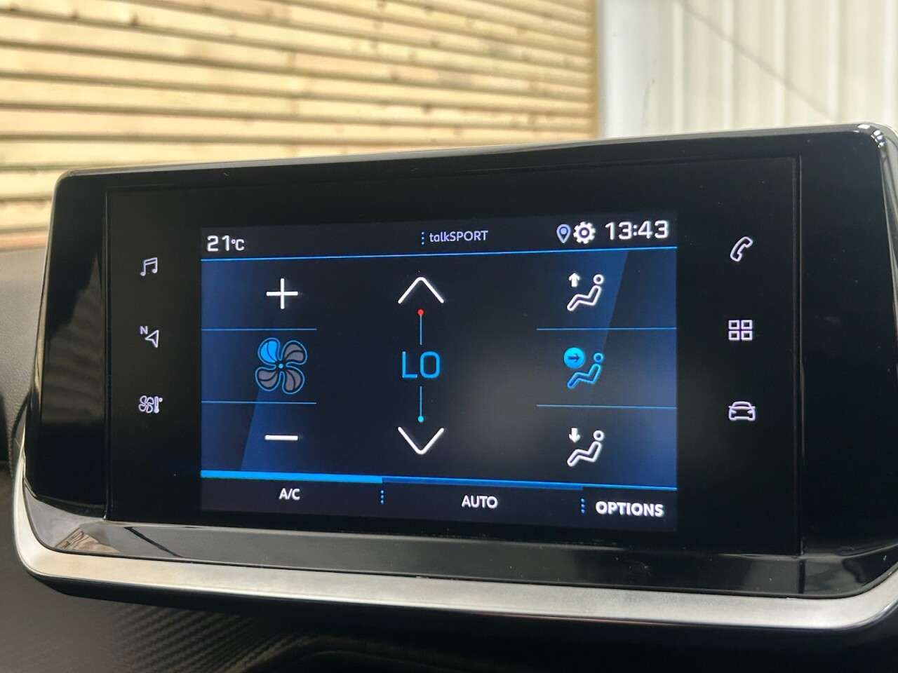 2021 PEUGEOT 2008 2021 PEUGEOT 2008