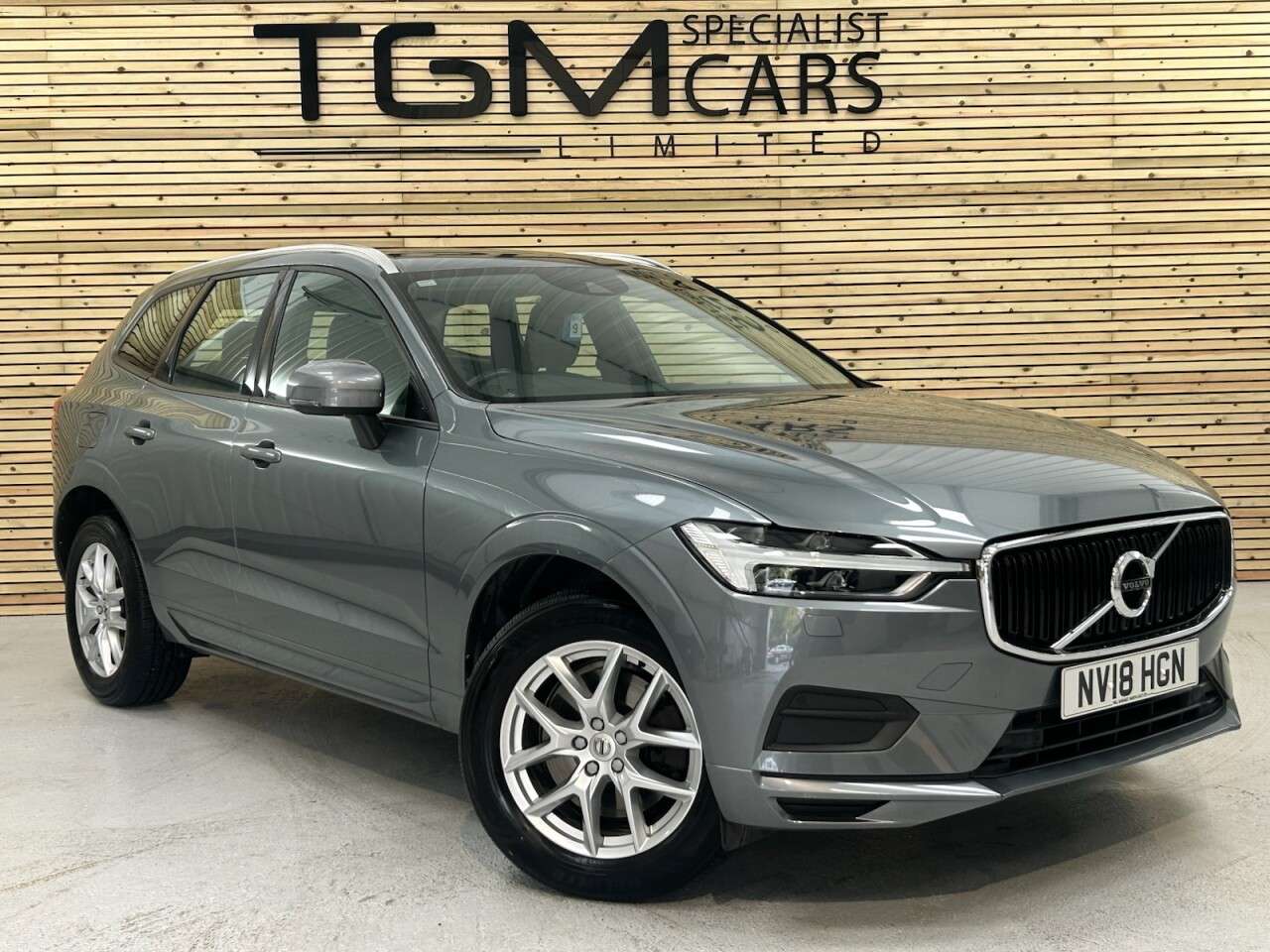A 2018 VOLVO XC60 2.0 D4 Momentum SUV 5dr Diesel Auto AWD Euro 6 (s/s) (190 ps) A 2018 VOLVO XC60 2.0 D4 Momentum SUV 5dr Diesel Auto AWD Euro 6 (s/s) (190 ps)