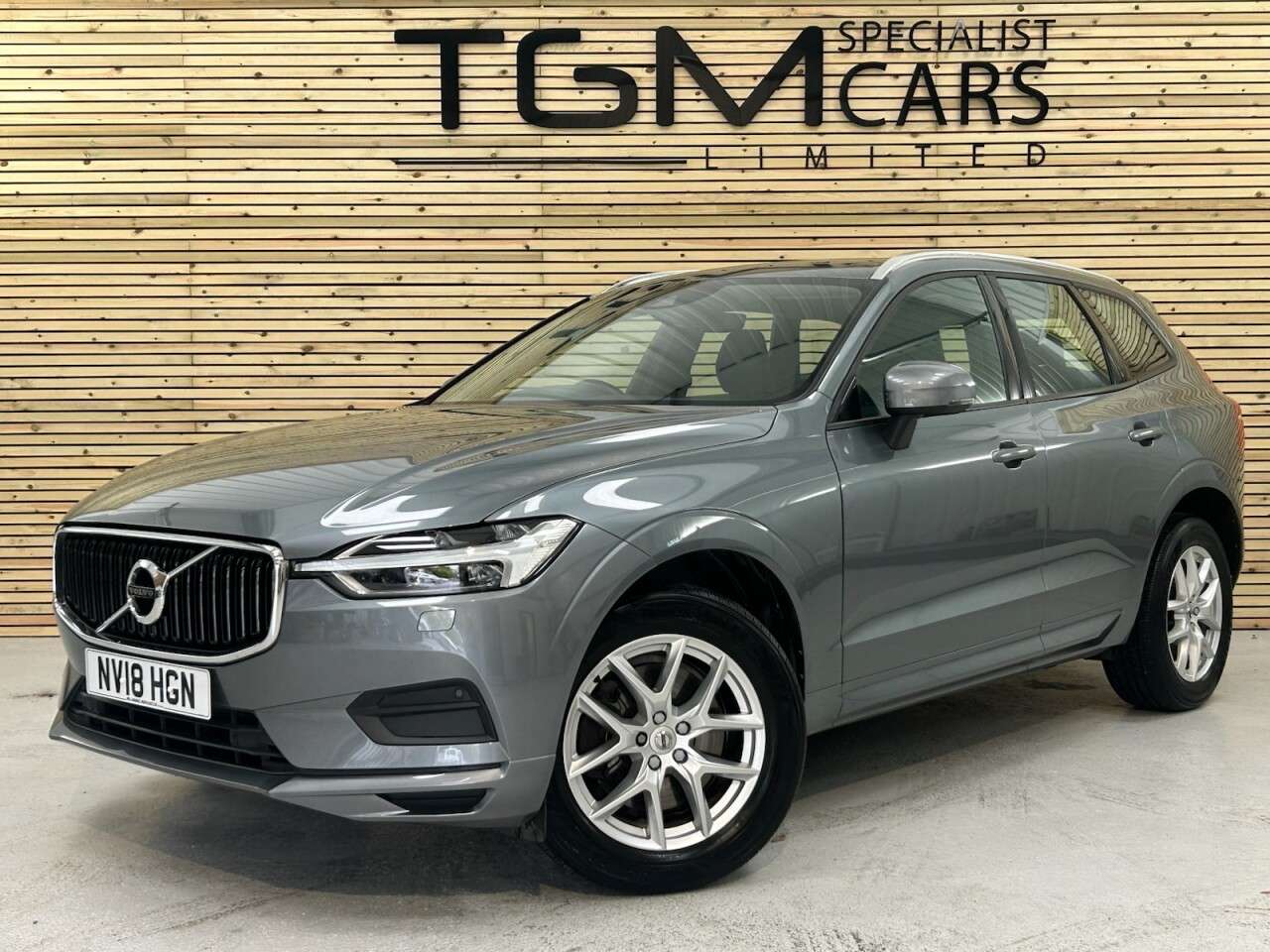 A 2018 VOLVO XC60 2.0 D4 Momentum SUV 5dr Diesel Auto AWD Euro 6 (s/s) (190 ps) A 2018 VOLVO XC60 2.0 D4 Momentum SUV 5dr Diesel Auto AWD Euro 6 (s/s) (190 ps)
