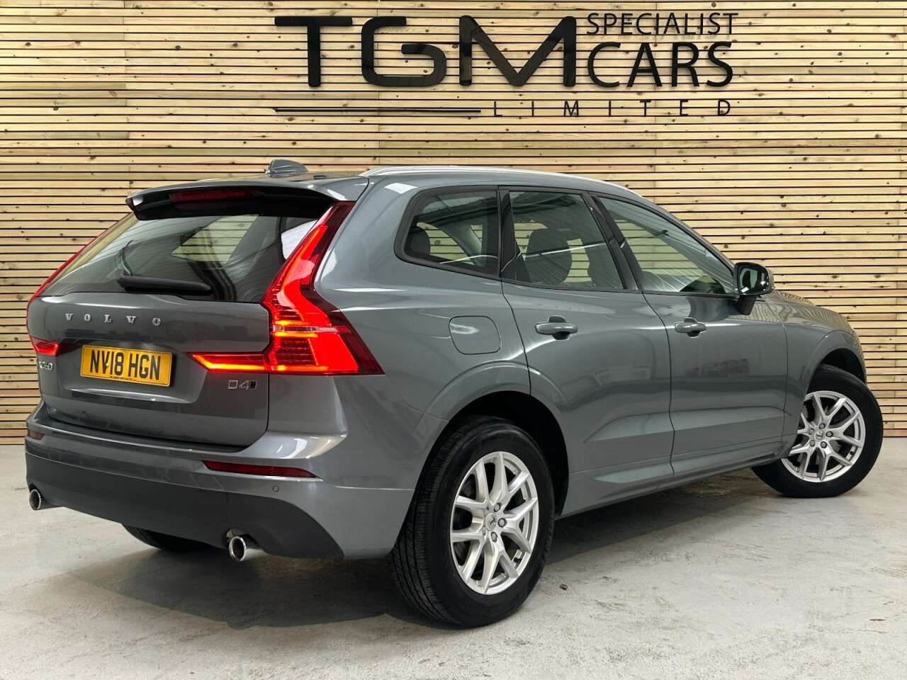 A 2018 VOLVO XC60 2.0 D4 Momentum SUV 5dr Diesel Auto AWD Euro 6 (s/s) (190 ps) A 2018 VOLVO XC60 2.0 D4 Momentum SUV 5dr Diesel Auto AWD Euro 6 (s/s) (190 ps)
