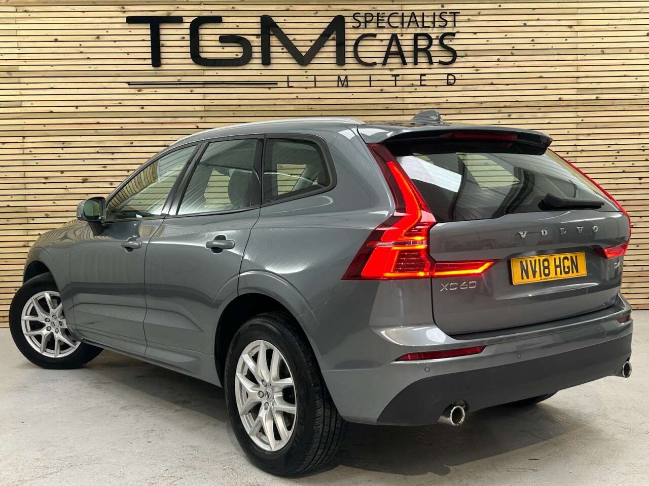 A 2018 VOLVO XC60 2.0 D4 Momentum SUV 5dr Diesel Auto AWD Euro 6 (s/s) (190 ps) A 2018 VOLVO XC60 2.0 D4 Momentum SUV 5dr Diesel Auto AWD Euro 6 (s/s) (190 ps)