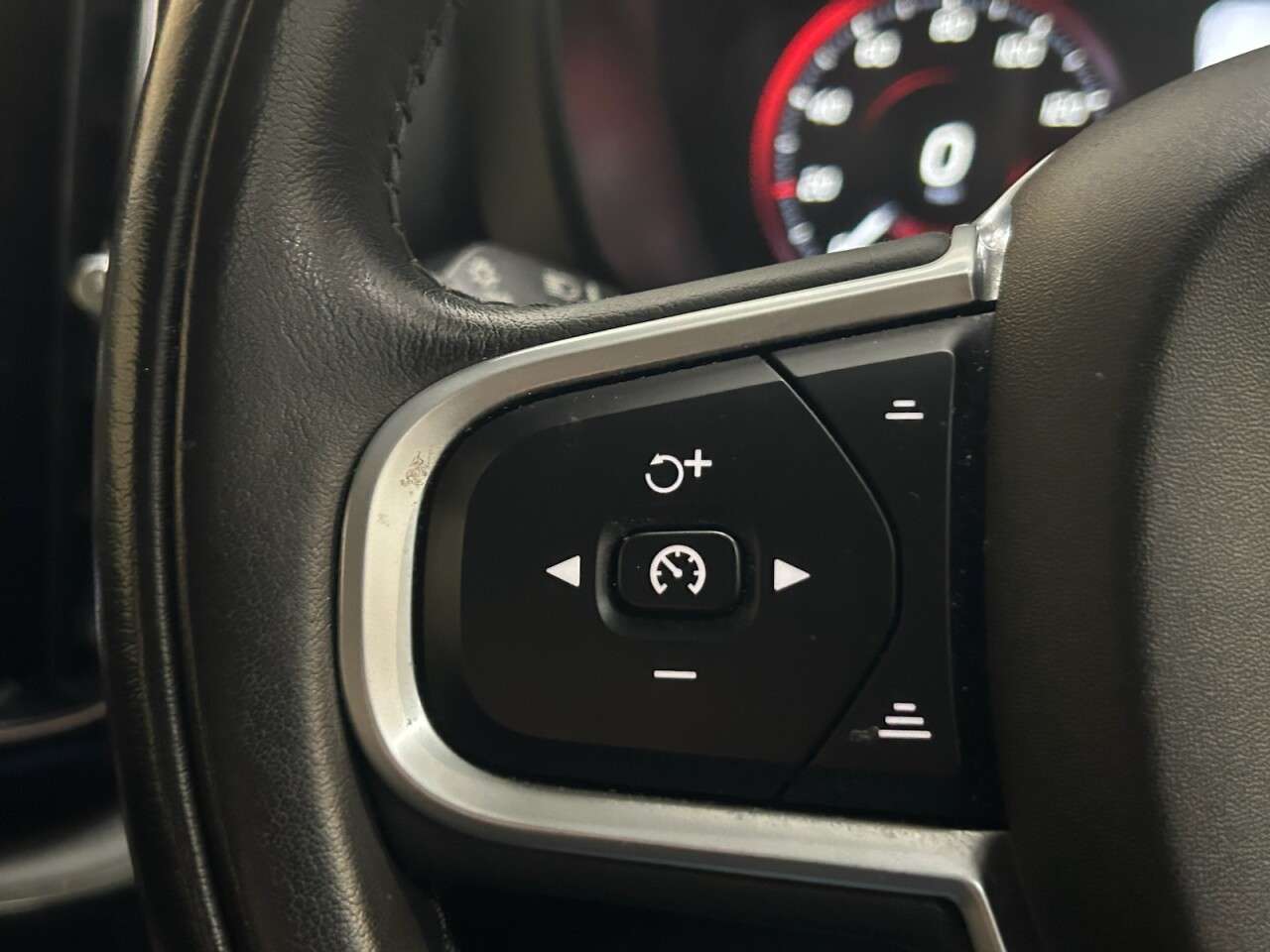 2018 VOLVO XC60 2018 VOLVO XC60