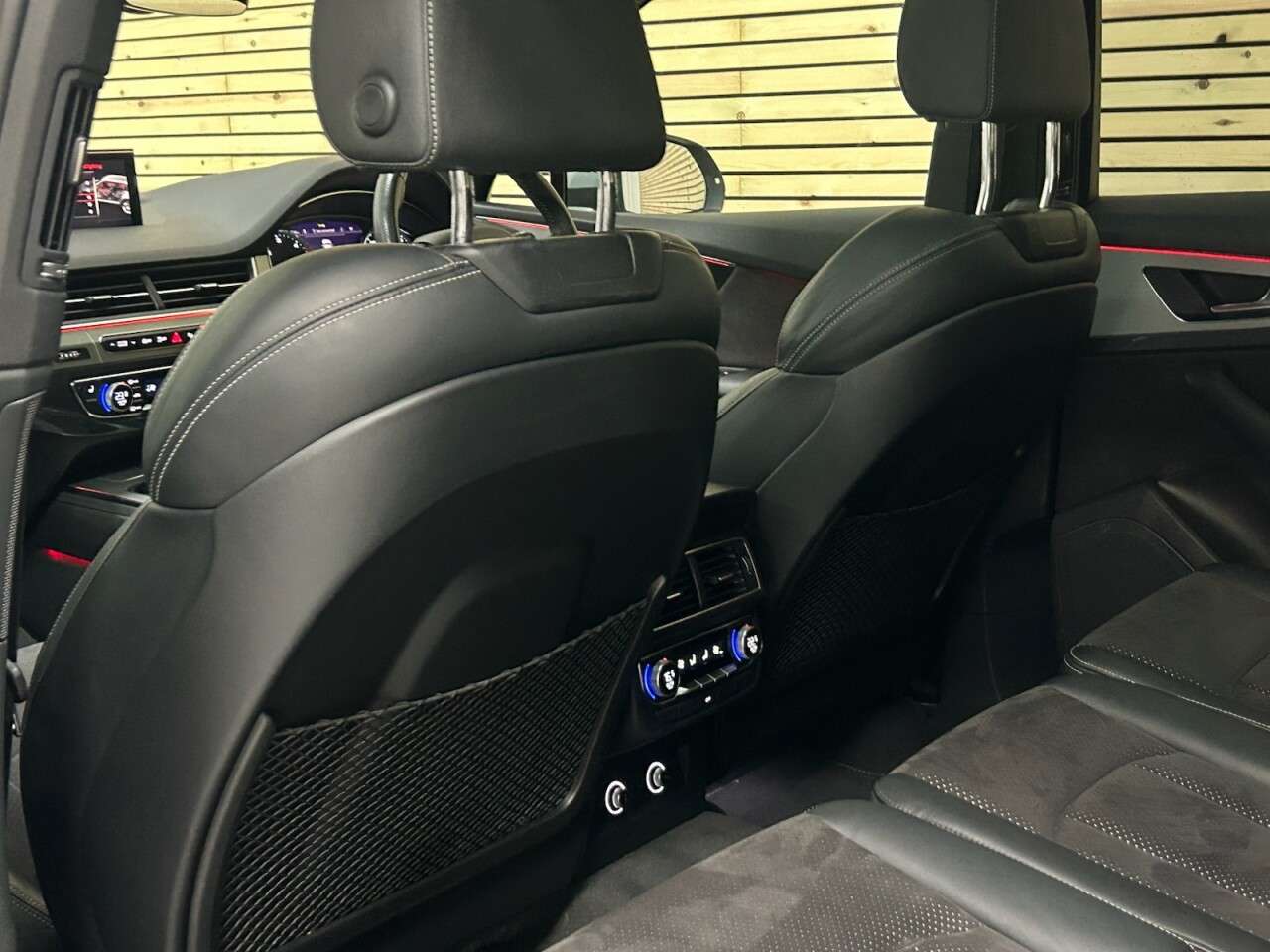 2018 AUDI Q7 2018 AUDI Q7
