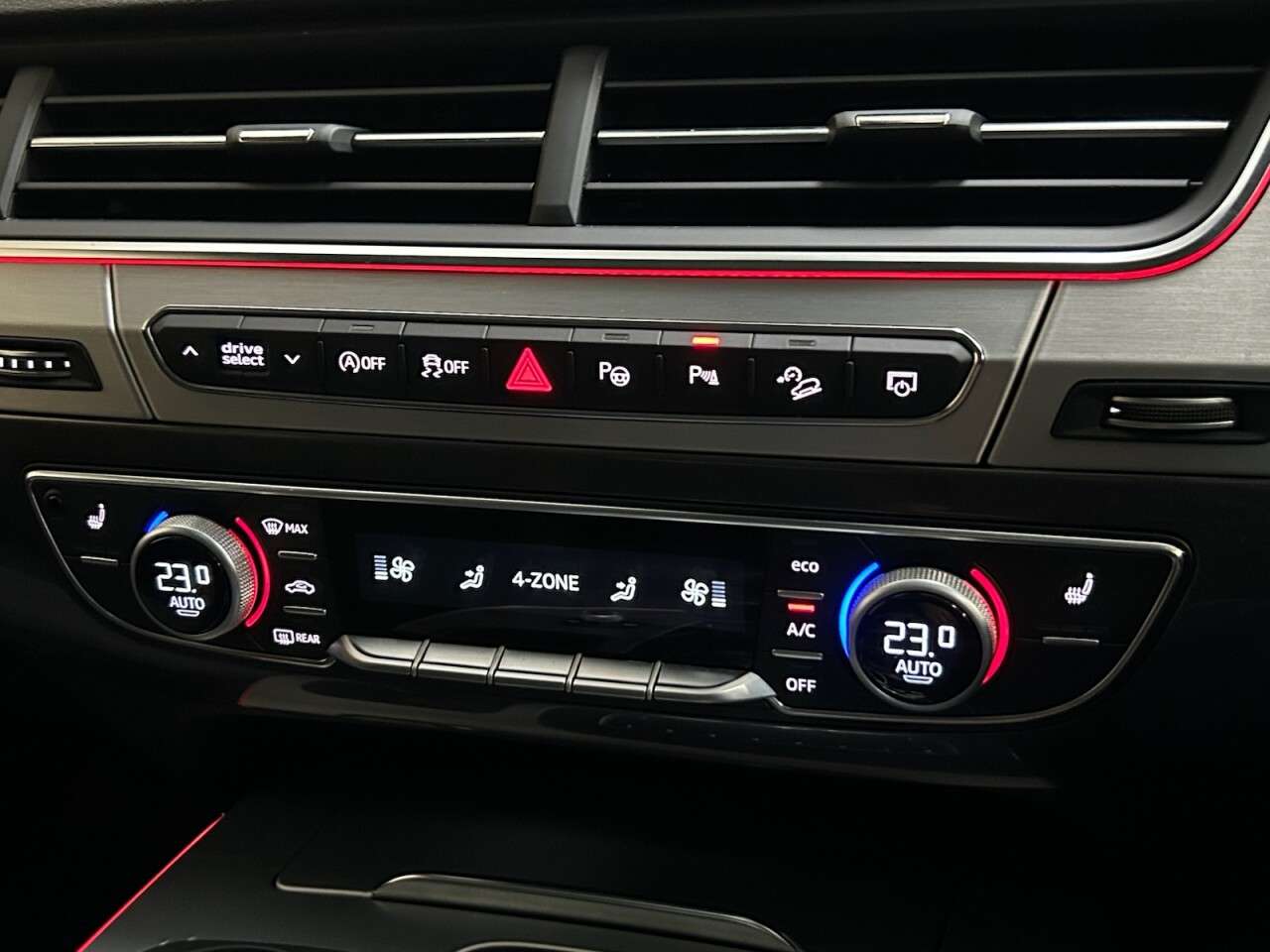 2018 AUDI Q7 2018 AUDI Q7