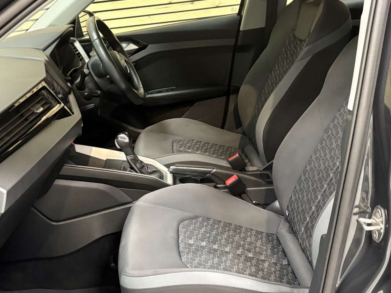 2021 AUDI A1 2021 AUDI A1