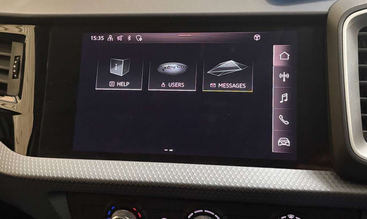 2021 AUDI A1 2021 AUDI A1