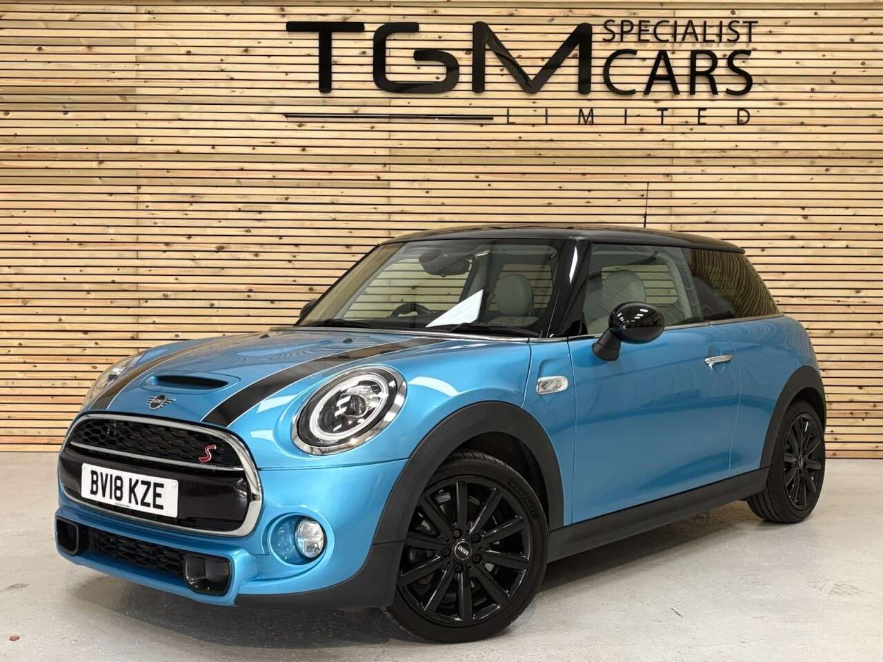 A 2018 MINI HATCH 2.0 Cooper S Hatchback 3dr Petrol Manual Euro 6 (s/s) (192 ps) A 2018 MINI HATCH 2.0 Cooper S Hatchback 3dr Petrol Manual Euro 6 (s/s) (192 ps)