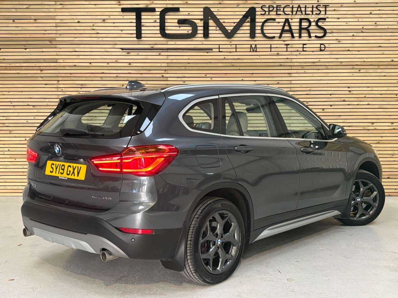 A 2019 BMW X1 2.0 20i xLine SUV 5dr Petrol DCT sDrive Euro 6 (s/s) (192 ps) MOT 10/27, SE A 2019 BMW X1 2.0 20i xLine SUV 5dr Petrol DCT sDrive Euro 6 (s/s) (192 ps) MOT 10/27, SE