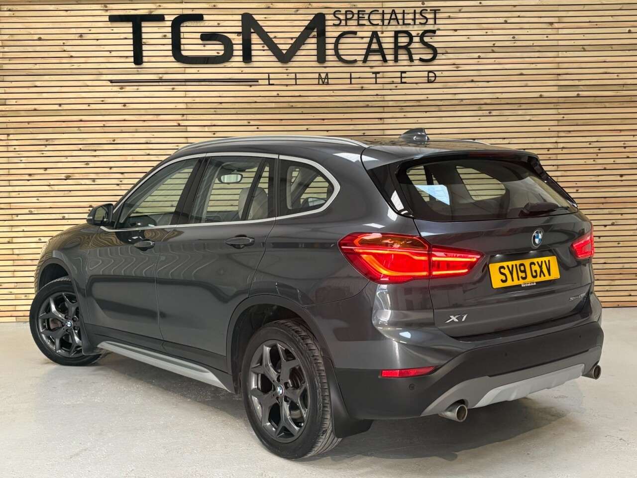 A 2019 BMW X1 2.0 20i xLine SUV 5dr Petrol DCT sDrive Euro 6 (s/s) (192 ps) MOT 10/27, SE A 2019 BMW X1 2.0 20i xLine SUV 5dr Petrol DCT sDrive Euro 6 (s/s) (192 ps) MOT 10/27, SE