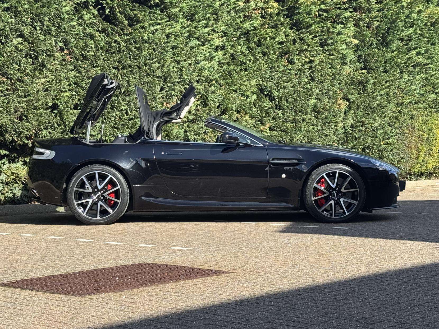 2014 ASTON MARTIN VANTAGE 2014 ASTON MARTIN VANTAGE