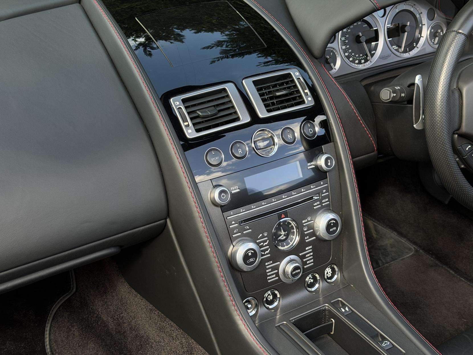 2014 ASTON MARTIN VANTAGE 2014 ASTON MARTIN VANTAGE