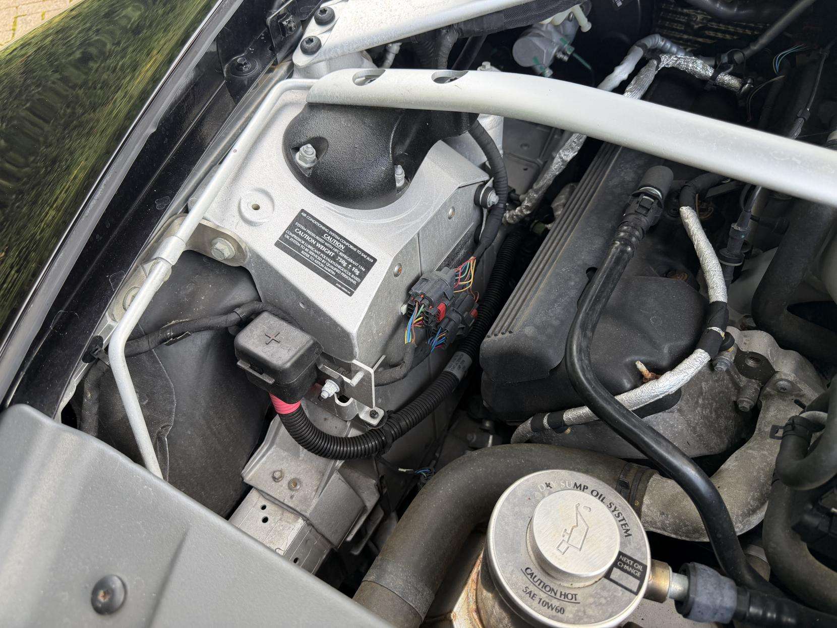 2014 ASTON MARTIN VANTAGE 2014 ASTON MARTIN VANTAGE