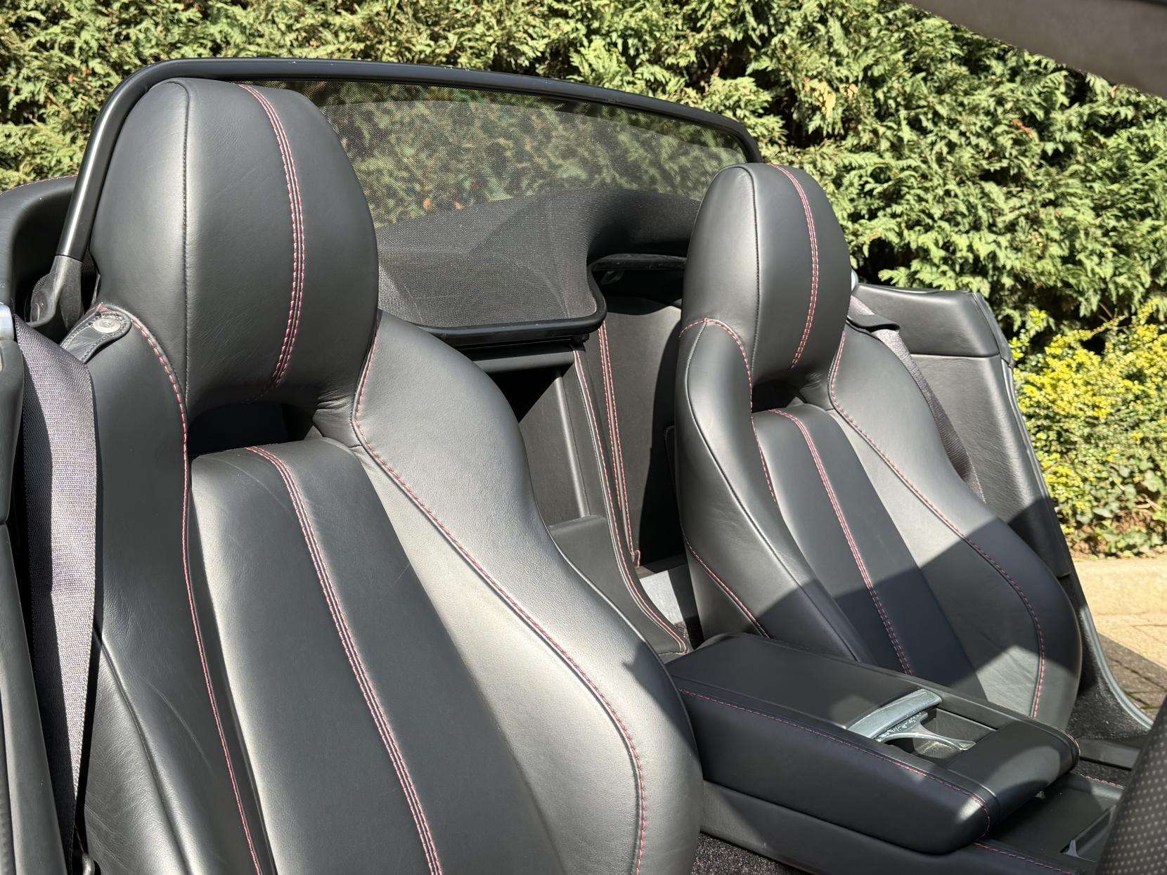 2014 ASTON MARTIN VANTAGE 2014 ASTON MARTIN VANTAGE