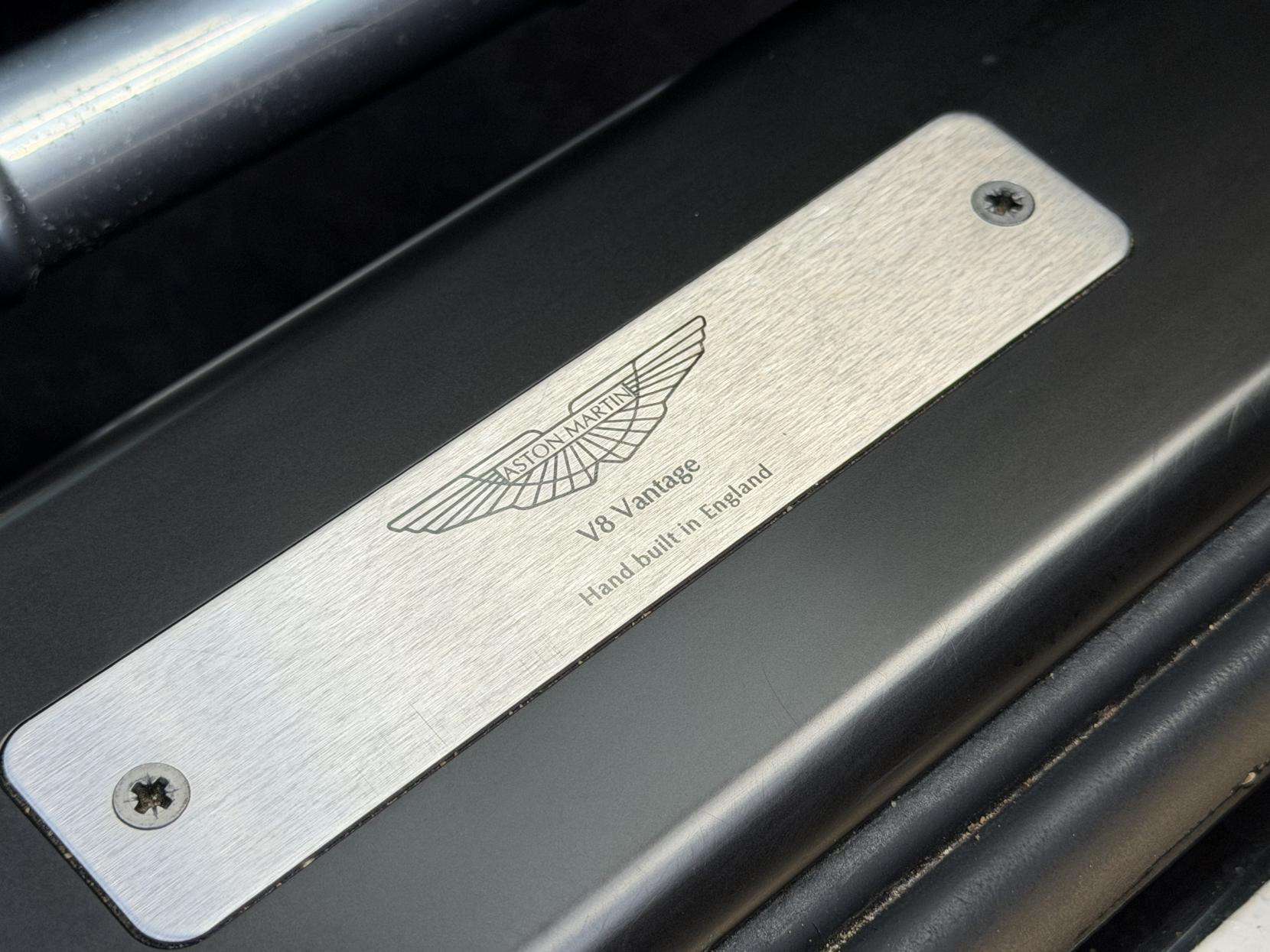 2014 ASTON MARTIN VANTAGE 2014 ASTON MARTIN VANTAGE