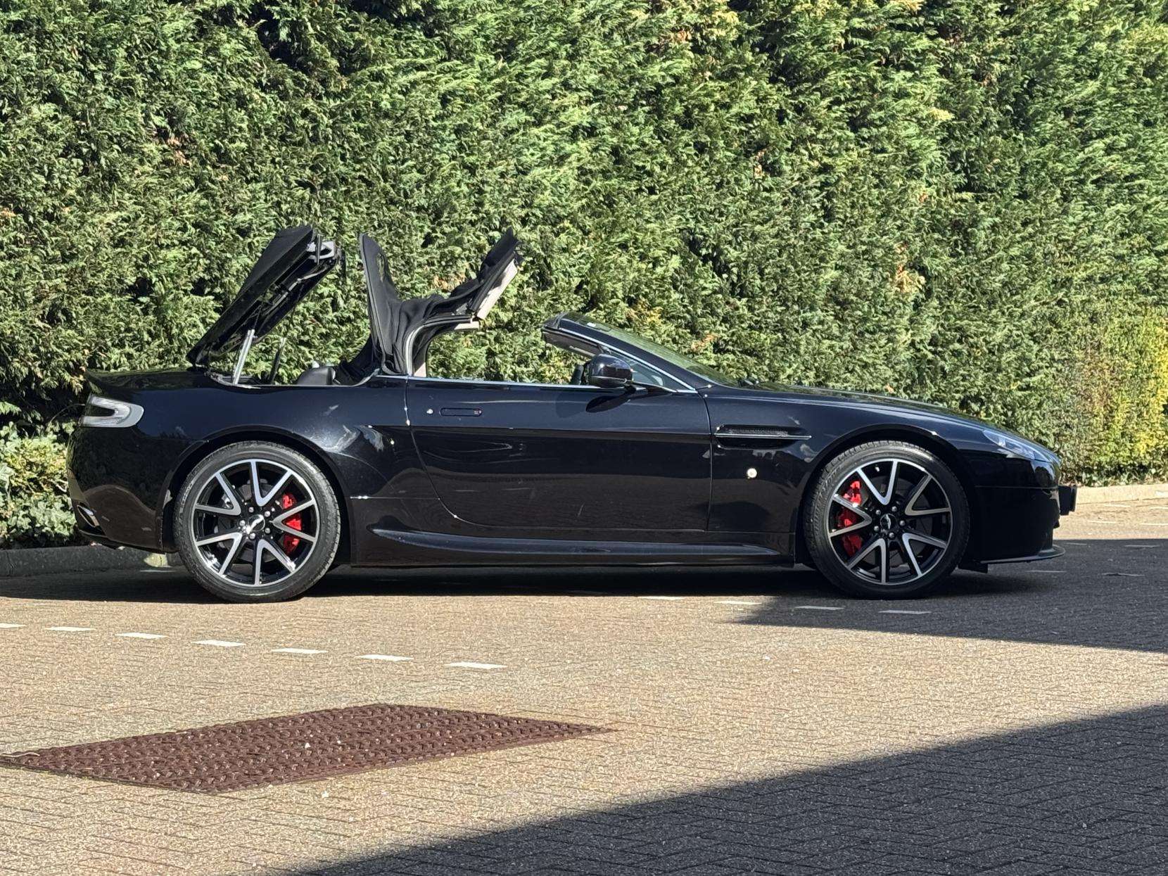 2014 ASTON MARTIN VANTAGE 2014 ASTON MARTIN VANTAGE