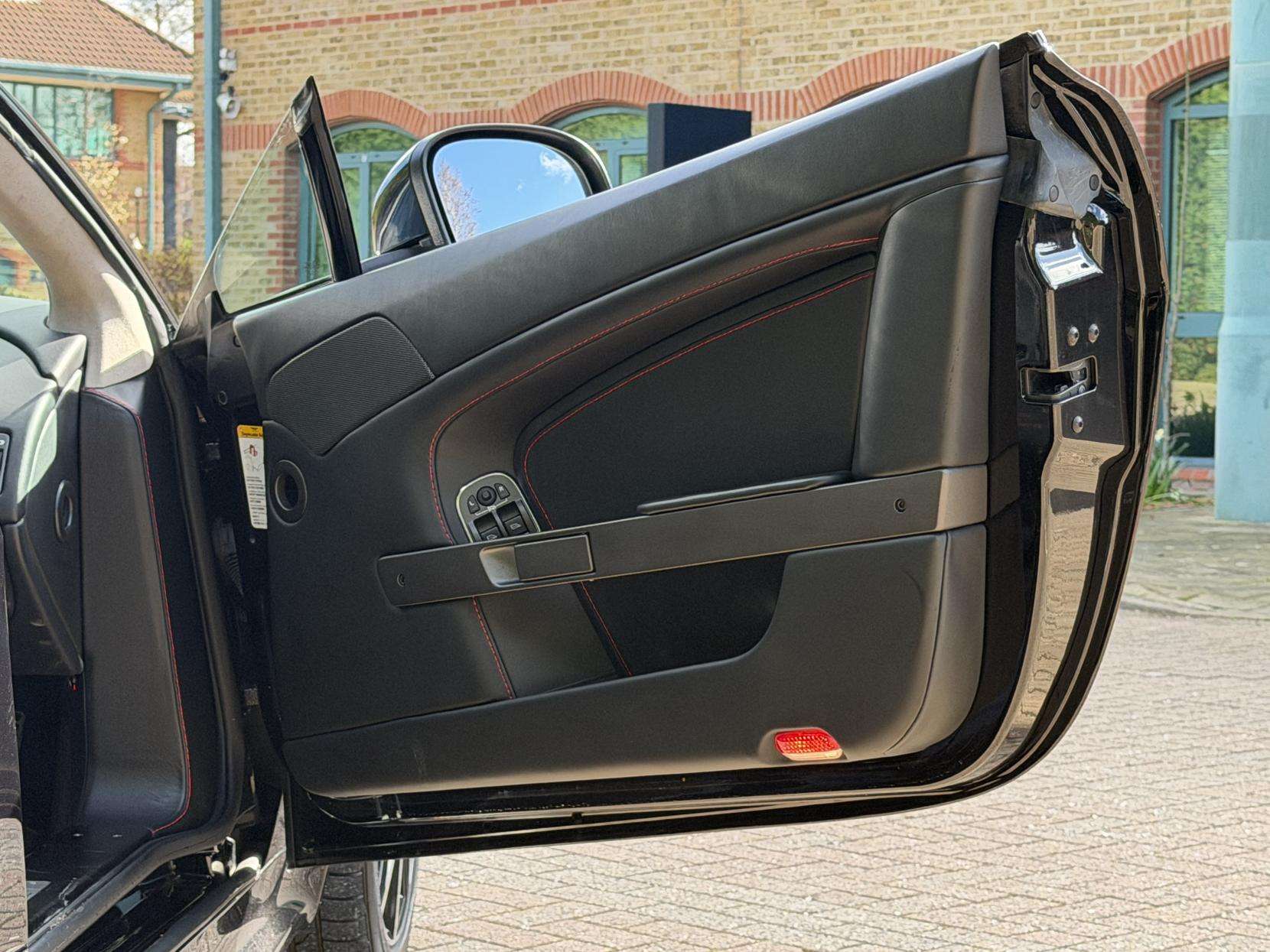 2014 ASTON MARTIN VANTAGE 2014 ASTON MARTIN VANTAGE