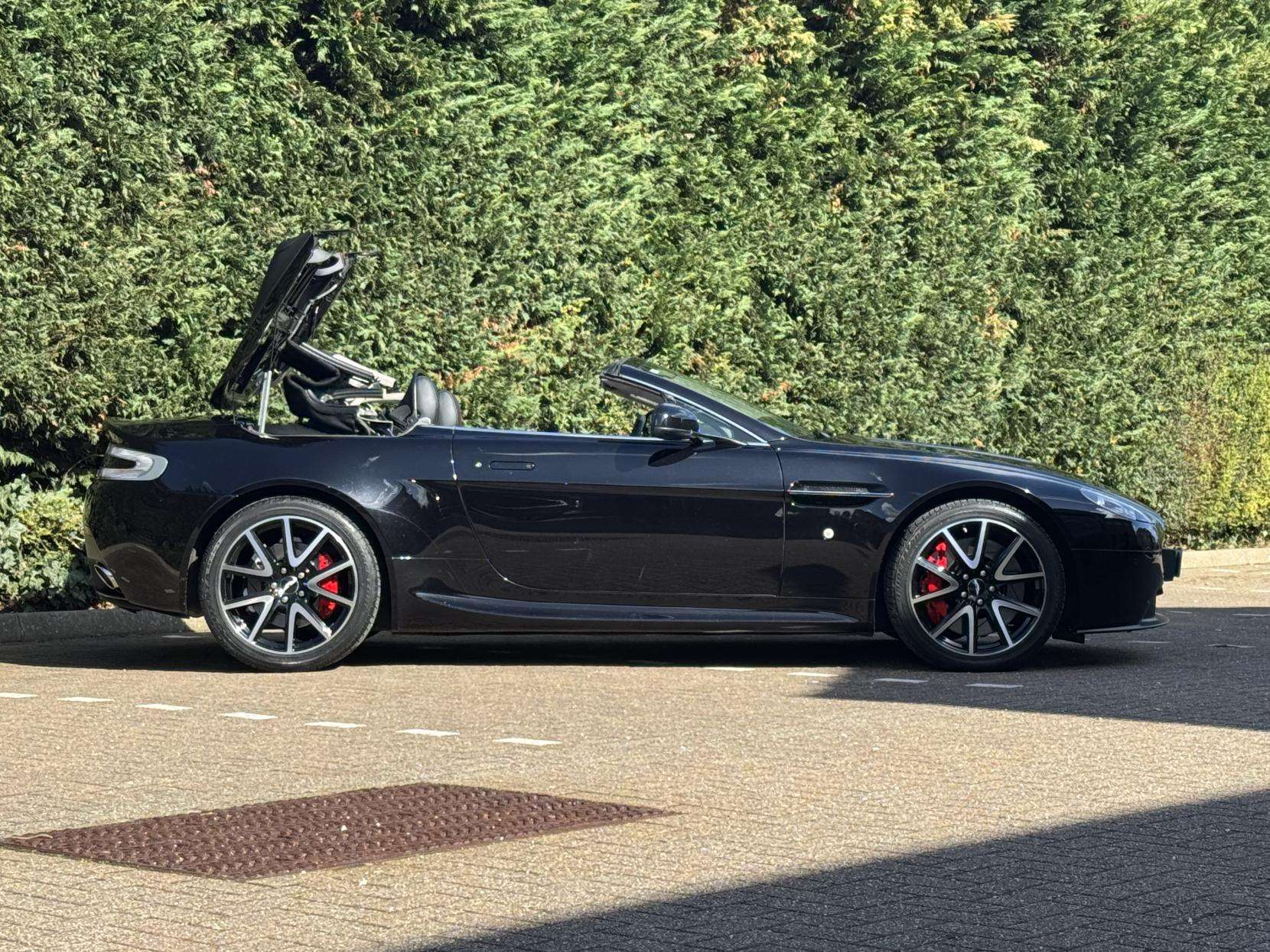 2014 ASTON MARTIN VANTAGE 2014 ASTON MARTIN VANTAGE