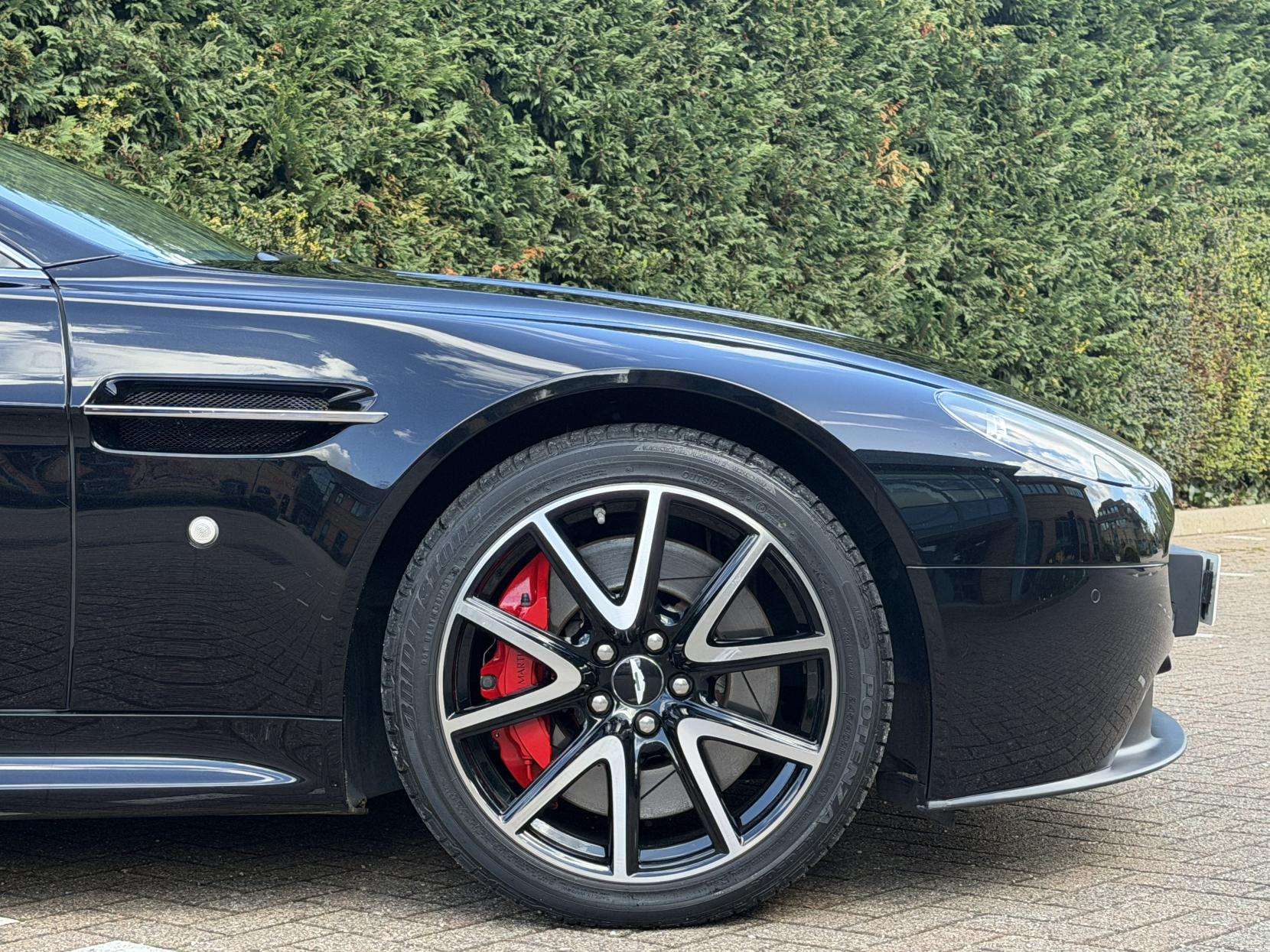 2014 ASTON MARTIN VANTAGE 2014 ASTON MARTIN VANTAGE
