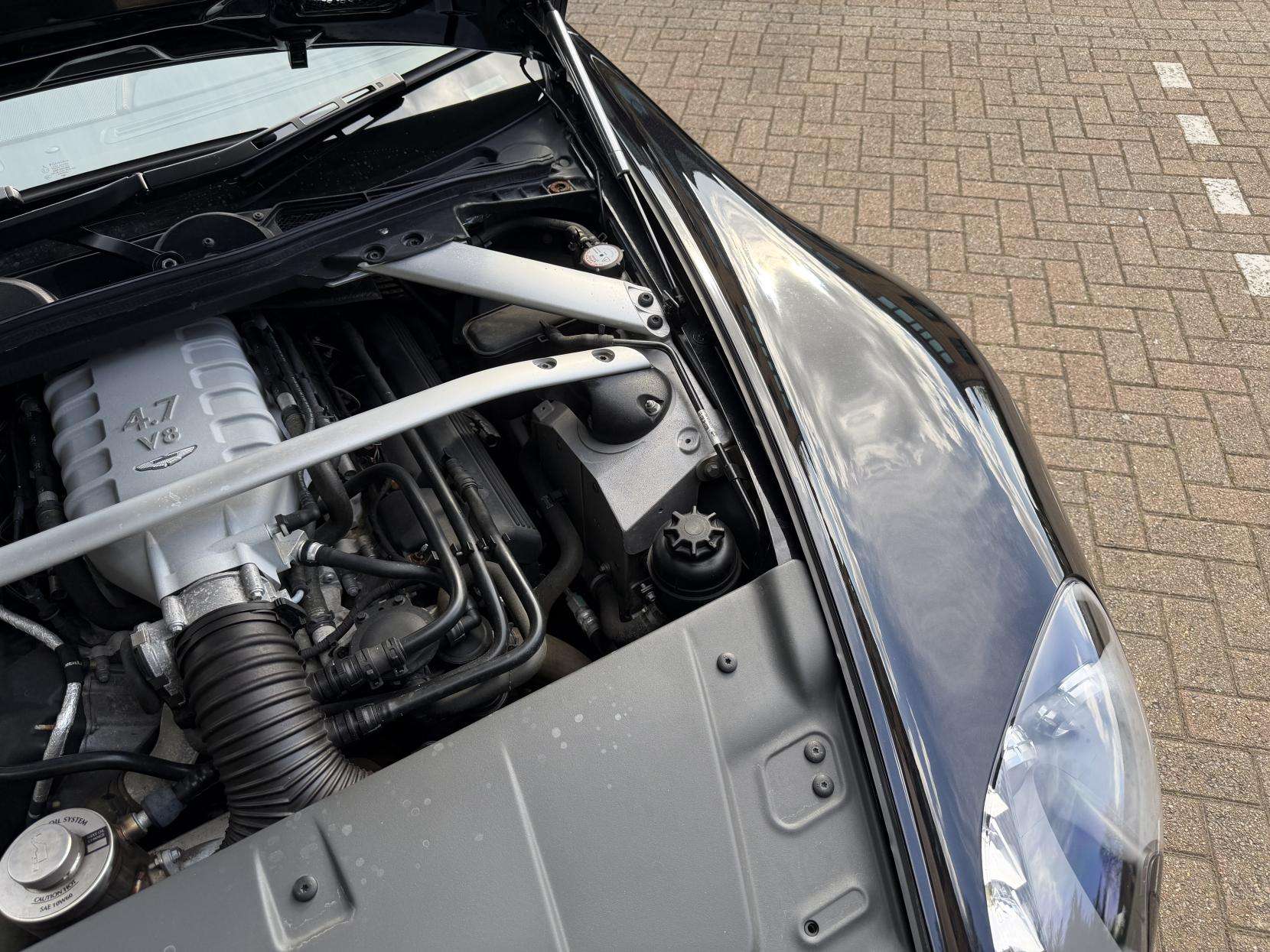 2014 ASTON MARTIN VANTAGE 2014 ASTON MARTIN VANTAGE