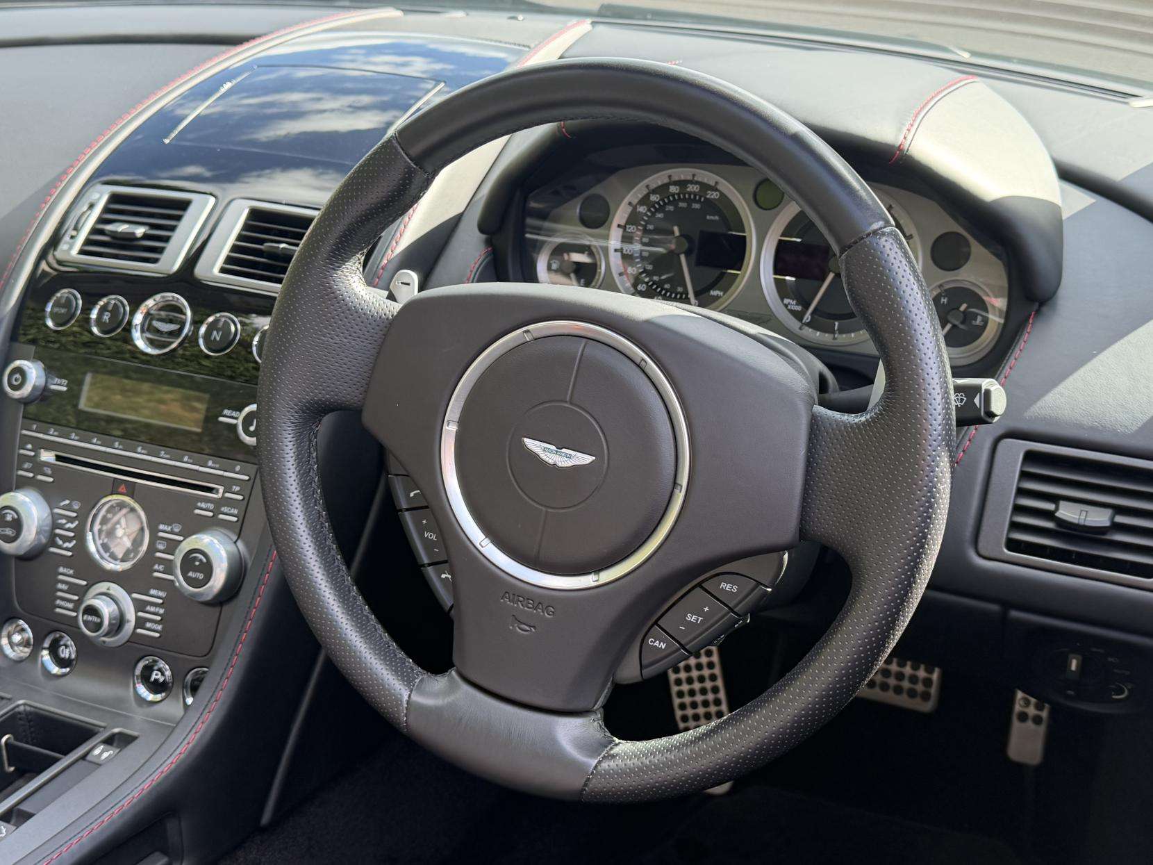 2014 ASTON MARTIN VANTAGE 2014 ASTON MARTIN VANTAGE