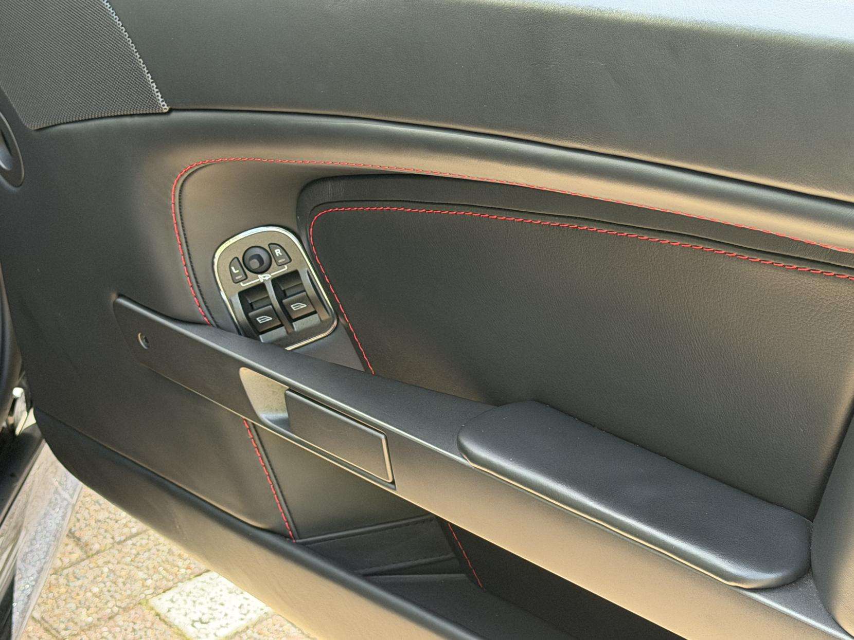 2014 ASTON MARTIN VANTAGE 2014 ASTON MARTIN VANTAGE